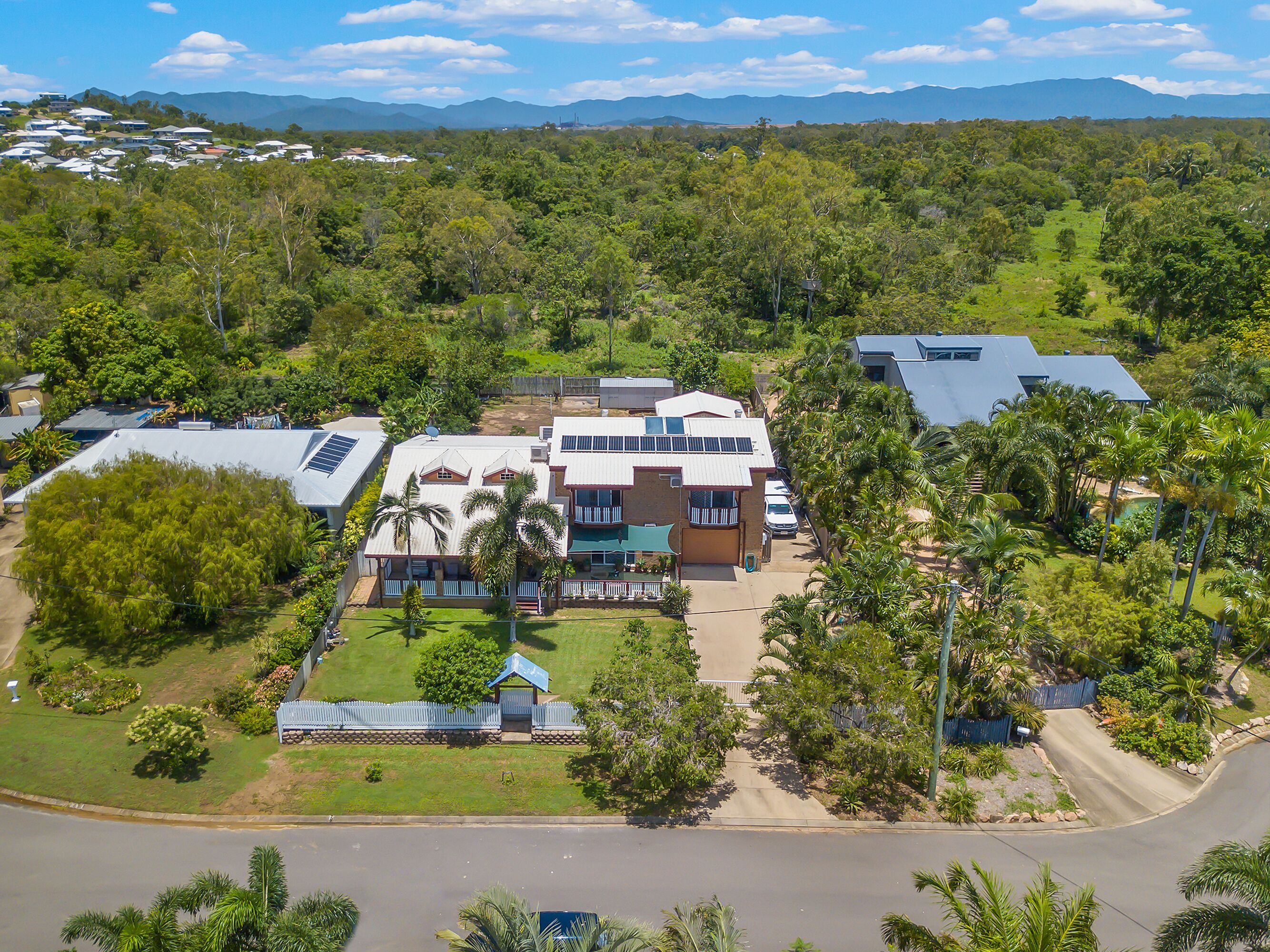 11 Hillgrove Court, Bushland Beach QLD 4818
