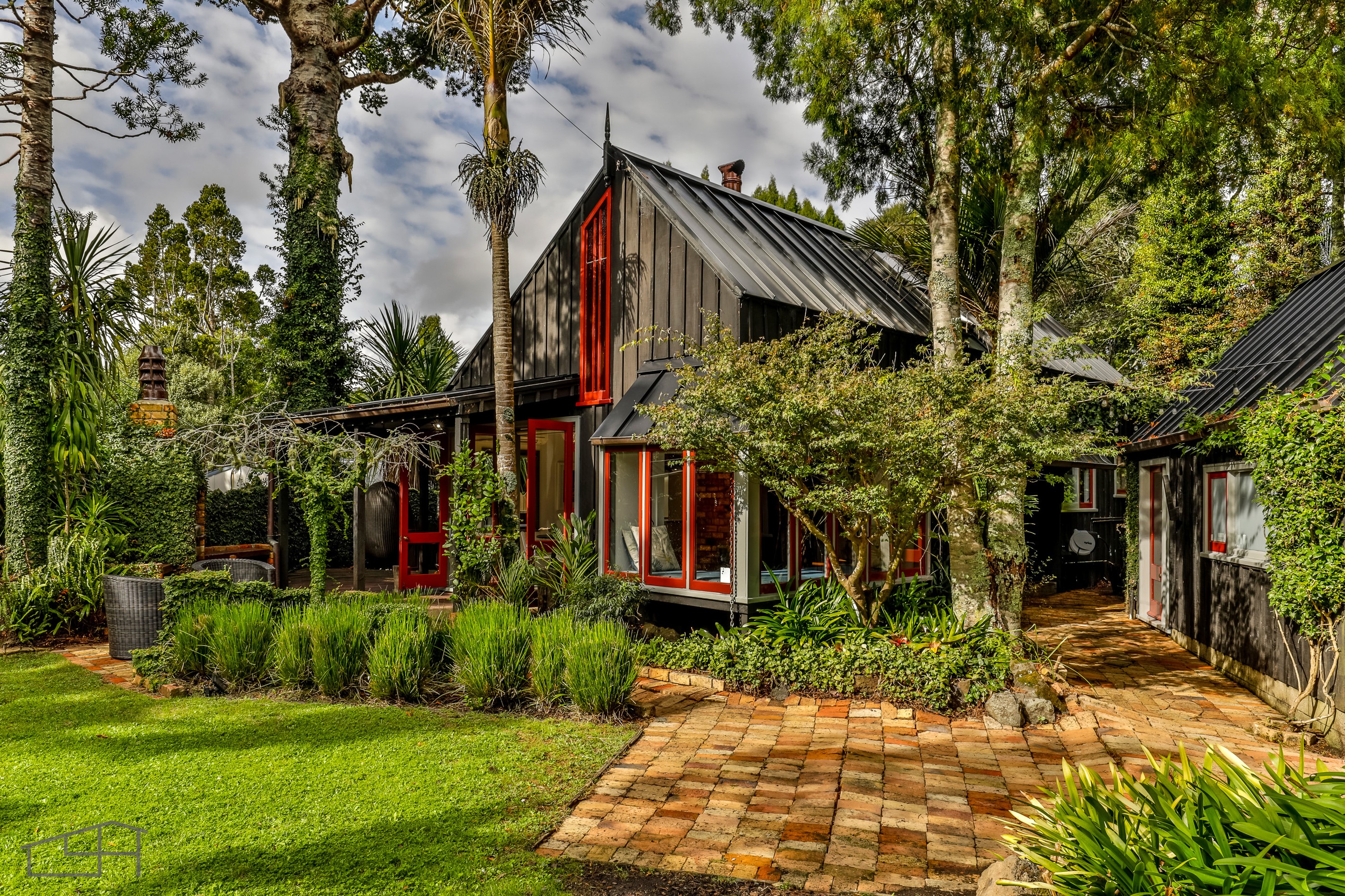 24 Hollywood Avenue, Titirangi, Waitakere City
