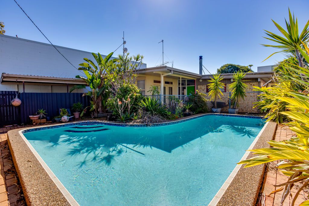 39 Paradise Avenue, Miami, QLD 4220