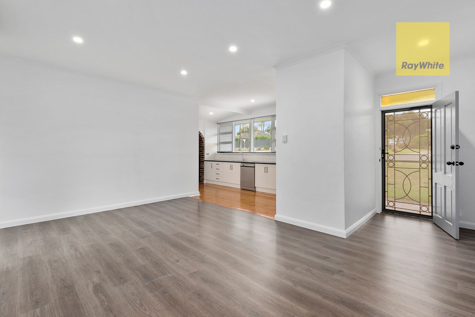 4 Warunda Avenue, Seaview Downs, SA 5049