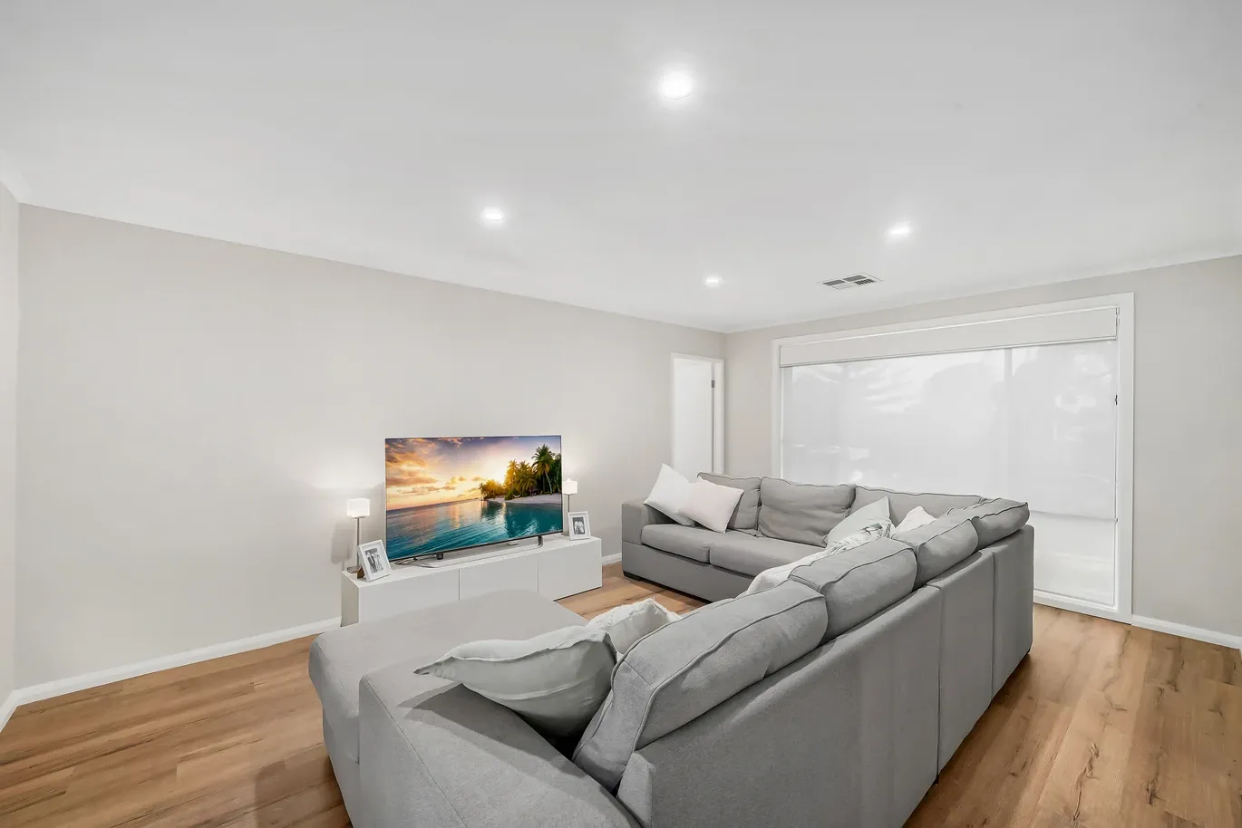 20 Owen Stanley Road, Glenfield, NSW 2167