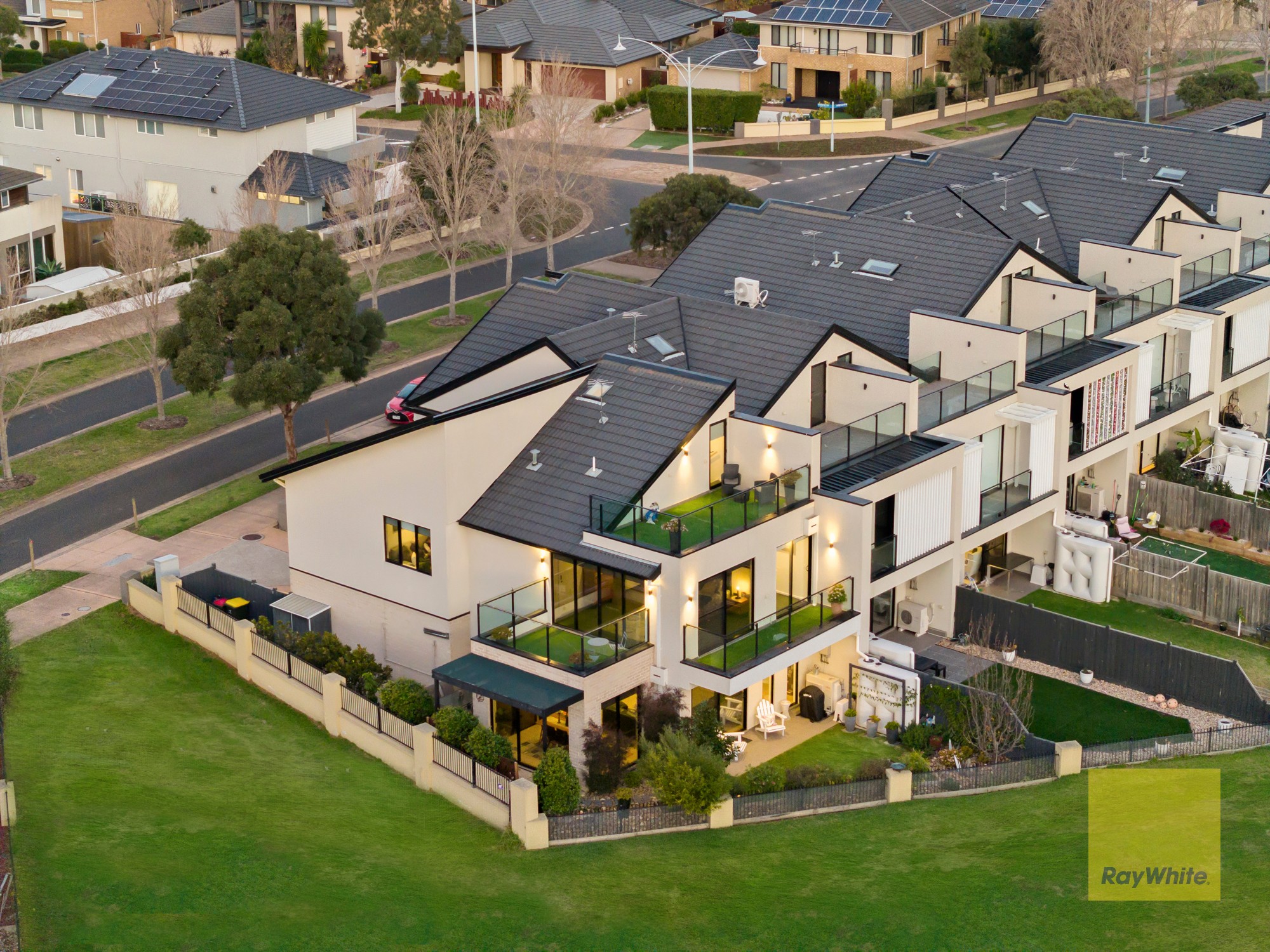 198 Sanctuary Lakes North Boulevard, Point Cook, VIC 3030