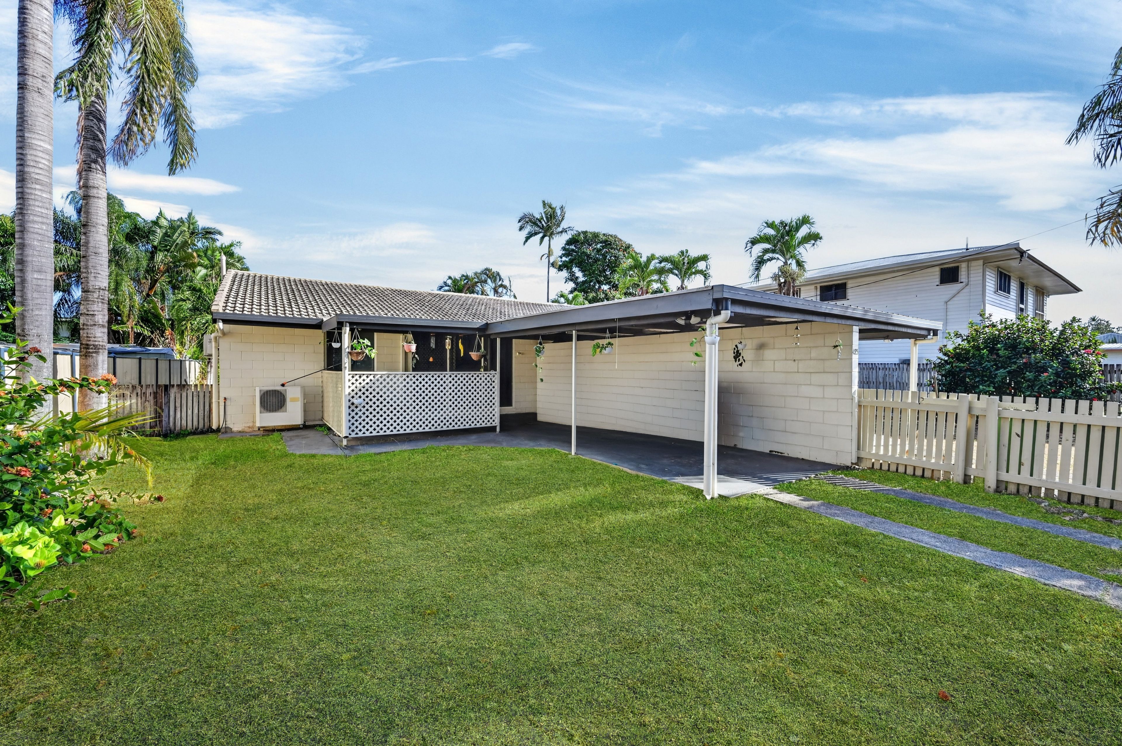 423 Ross River Road, Cranbrook, QLD 4814
