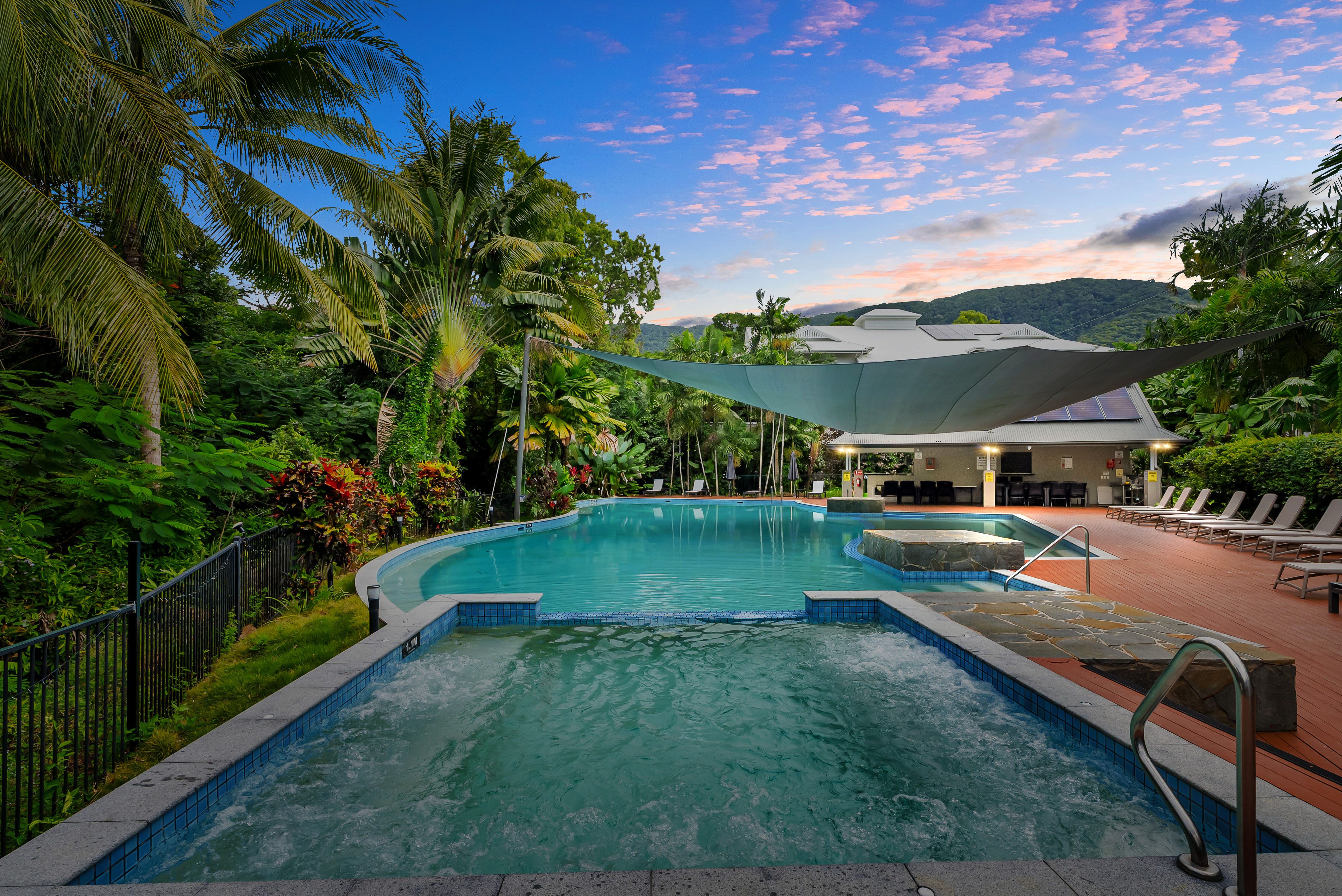 23-25 Veivers Road, Palm Cove QLD 4879