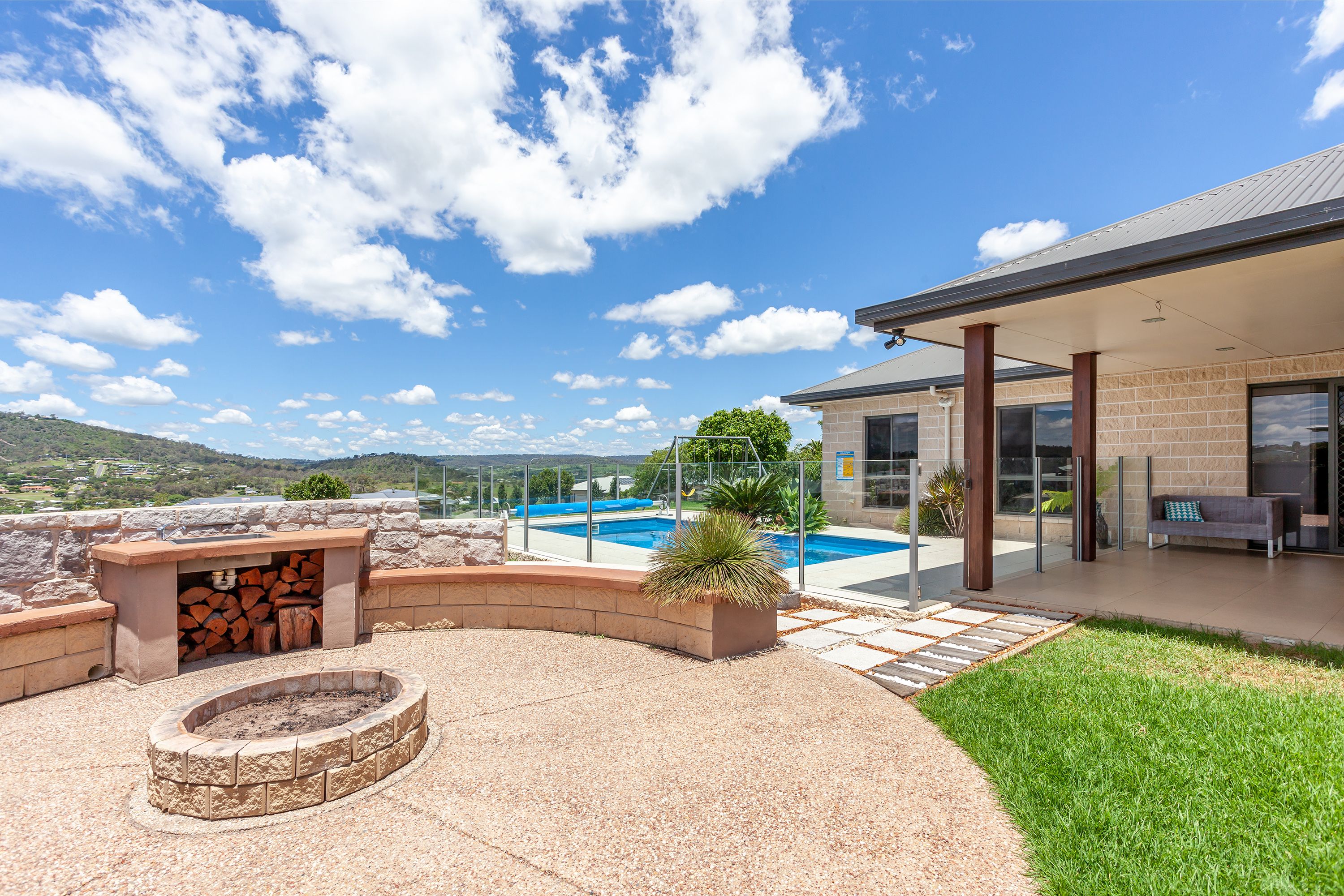 7 Makybe Drive, Hodgson Vale, QLD 4352