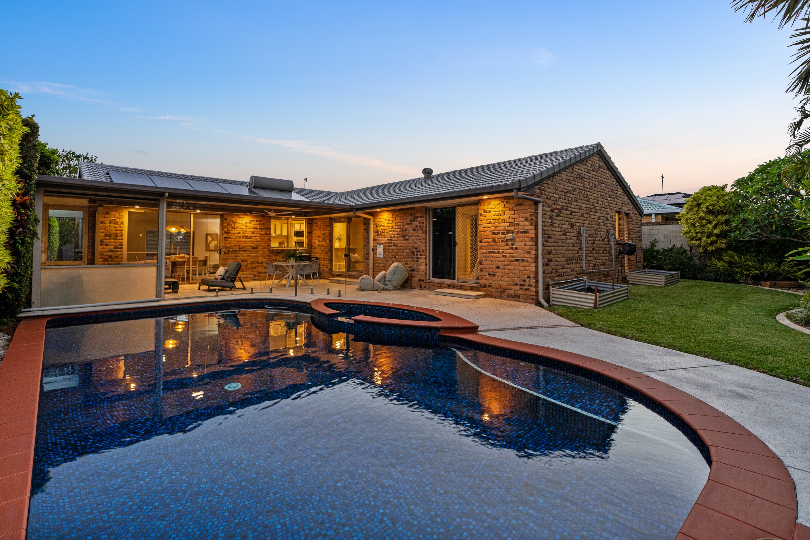 39 Dunkeith Avenue, Benowa Waters, QLD 4217