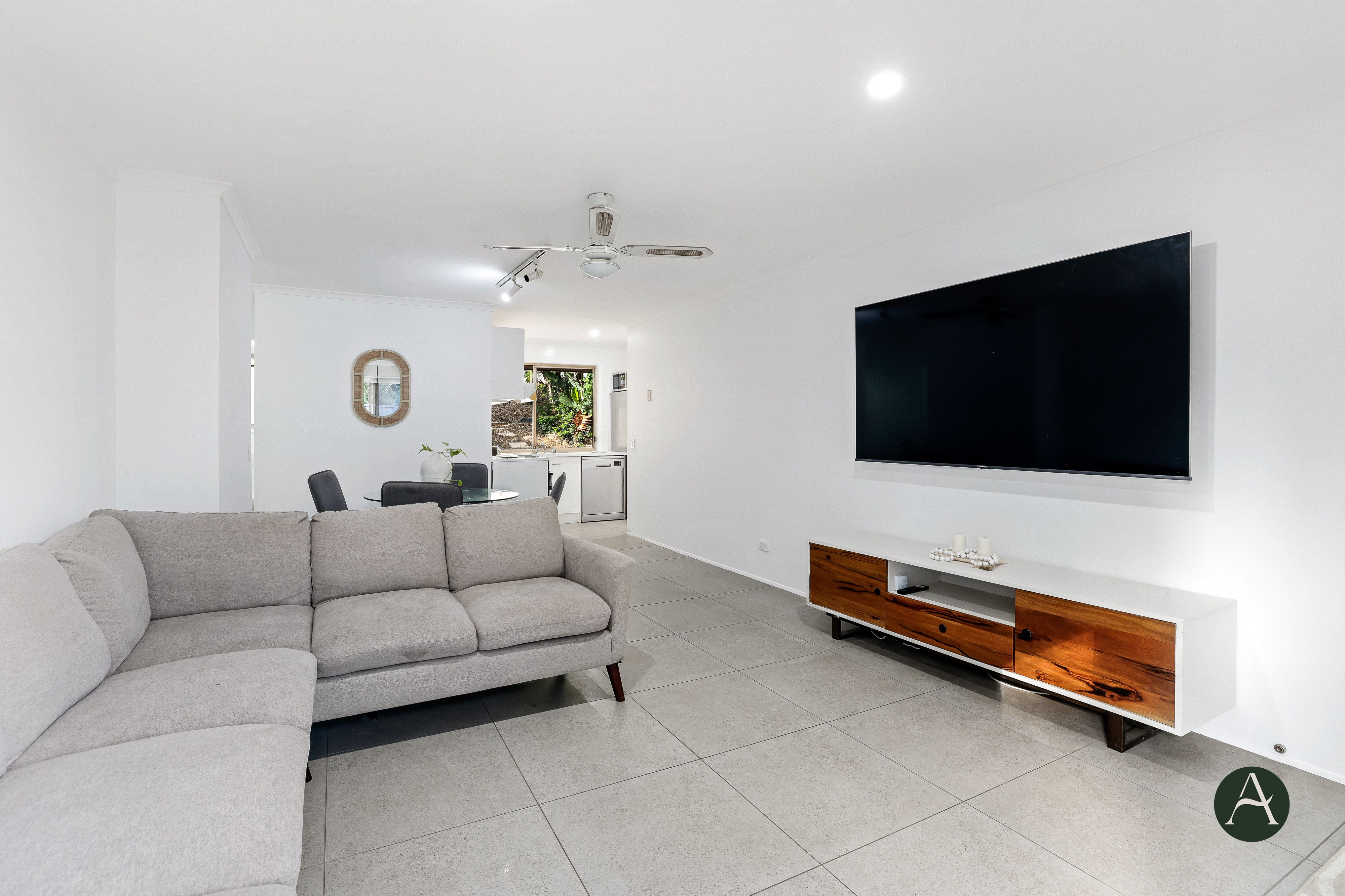 8/18 Columbia Court, Oxenford, QLD 4210