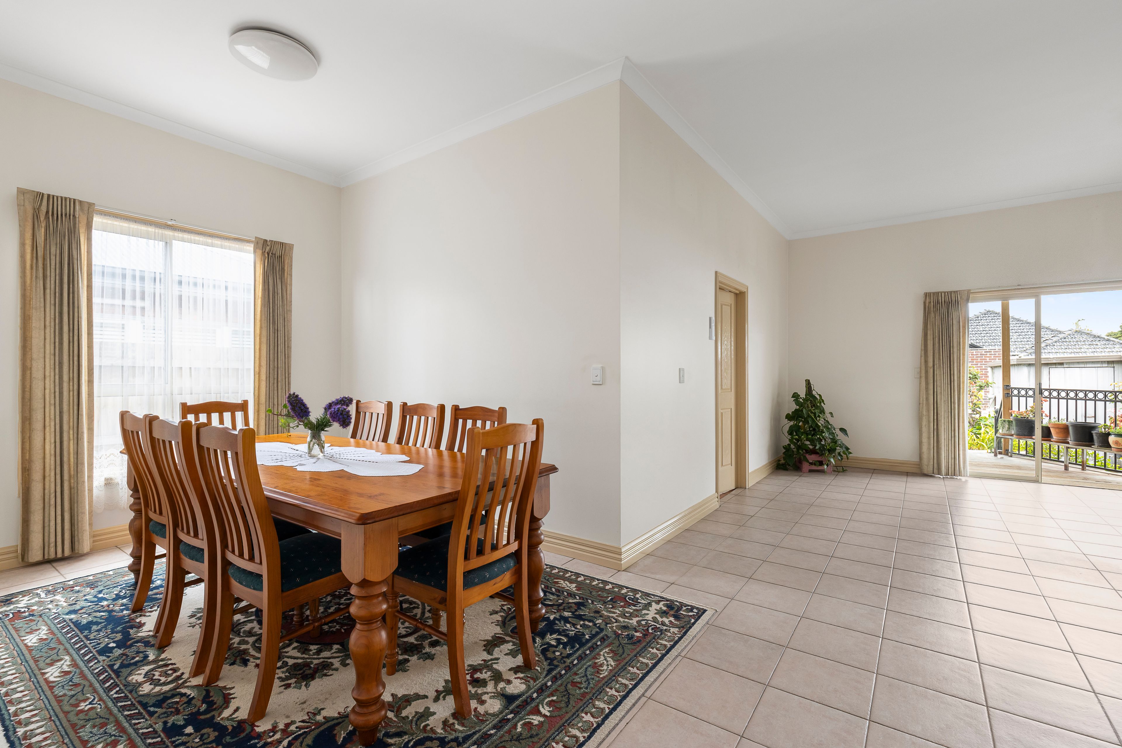 221 Huntingdale Road — photo 5 of 10