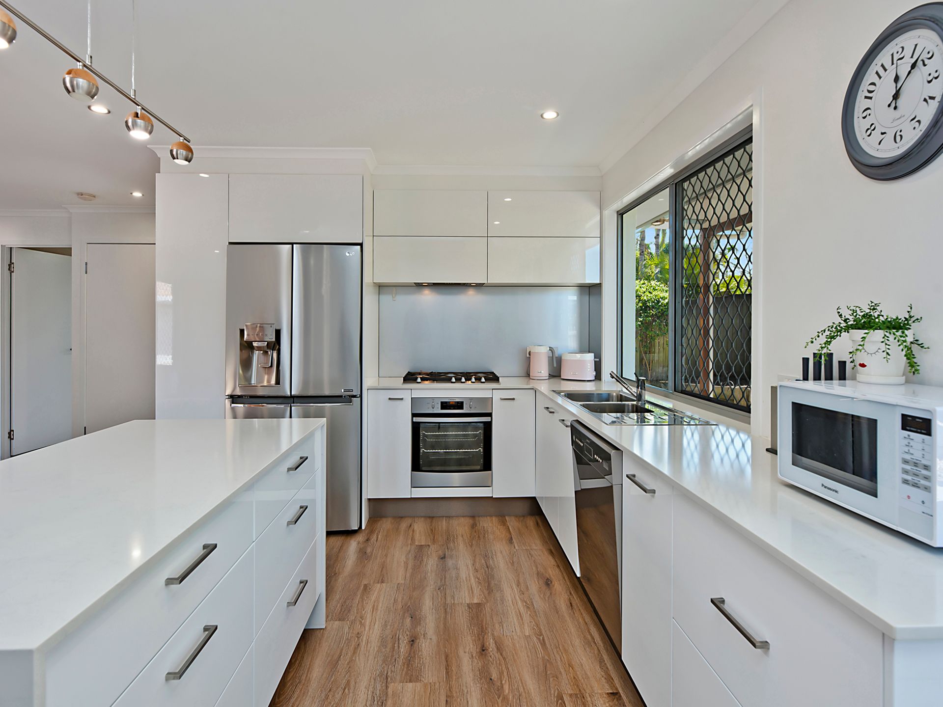 1/102 Amarina Avenue, Mooloolaba, QLD 4557