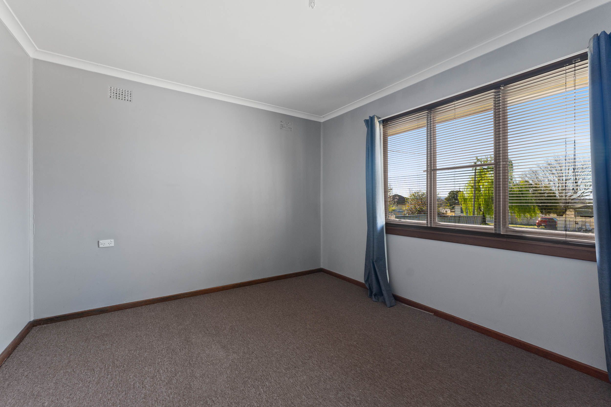 10 Brayton Road — photo 4 of 8