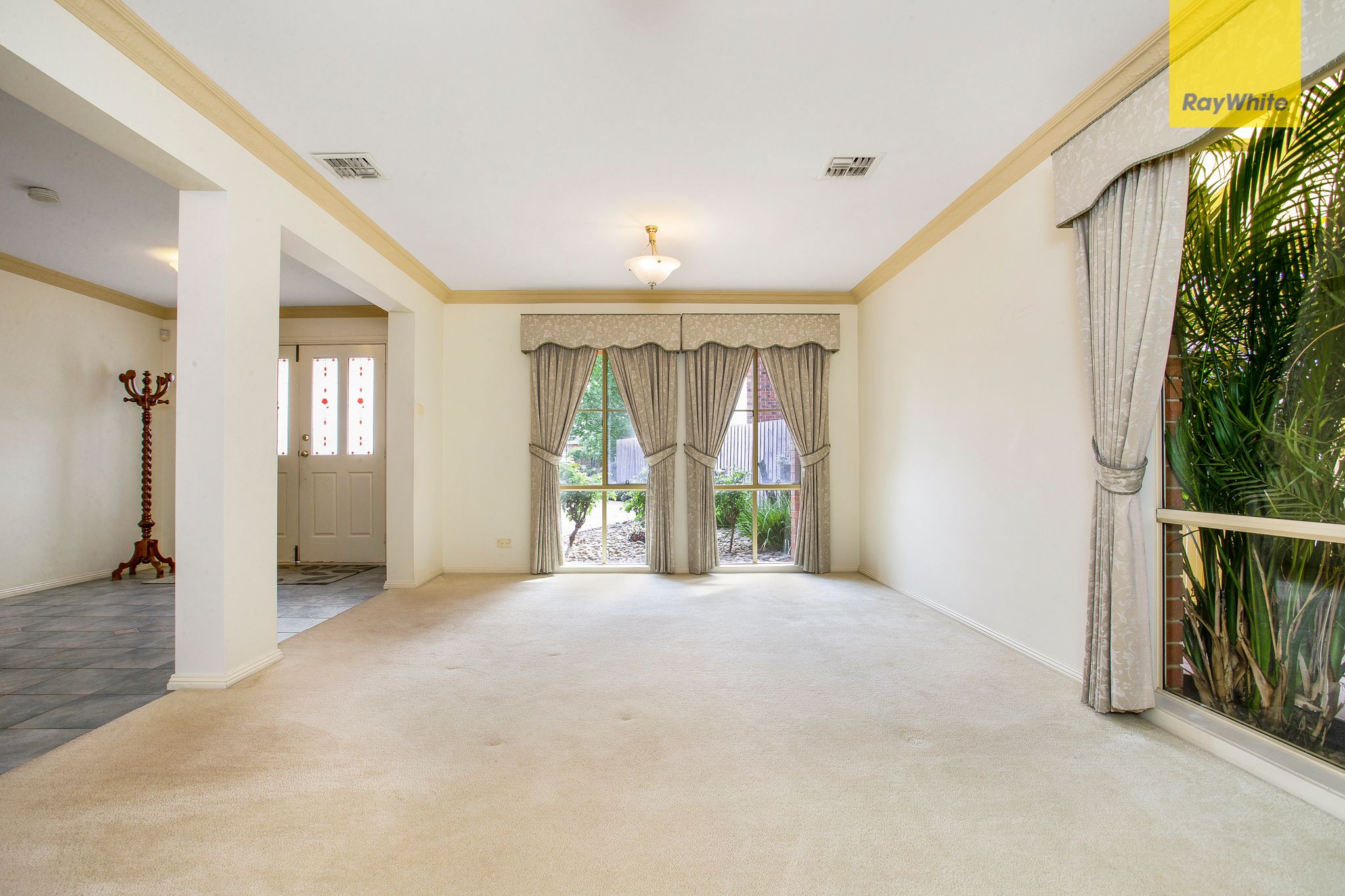 4 Strachan Close, Taylors Lakes, VIC 3038