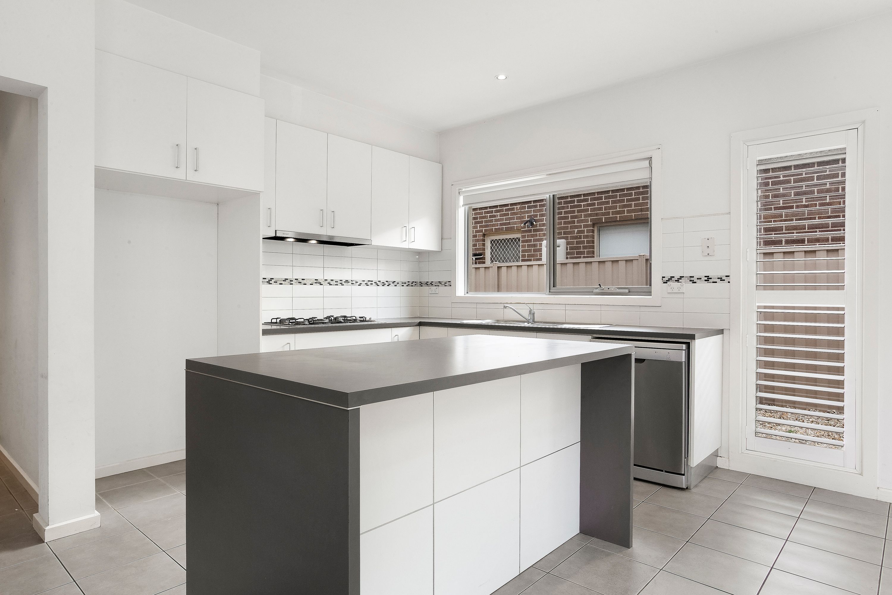 39 Oakview Parade, Caroline Springs, VIC 3023