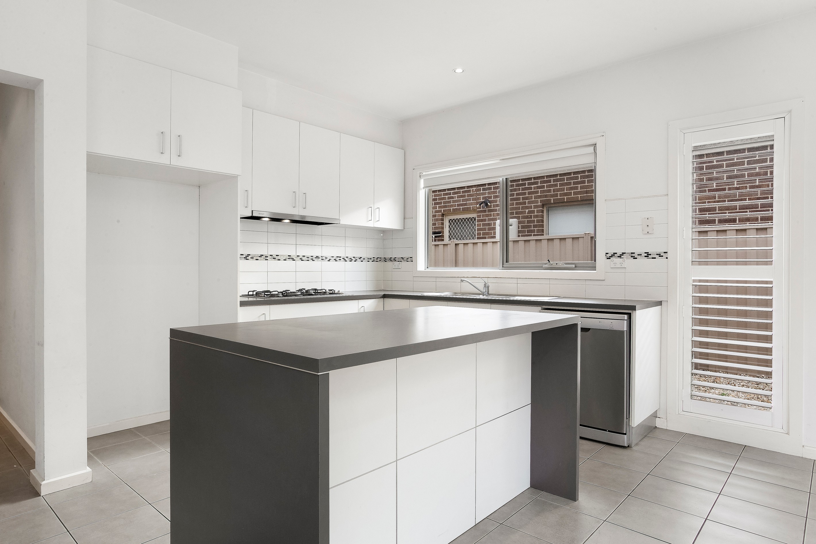 39 Oakview Parade, Caroline Springs, VIC 3023