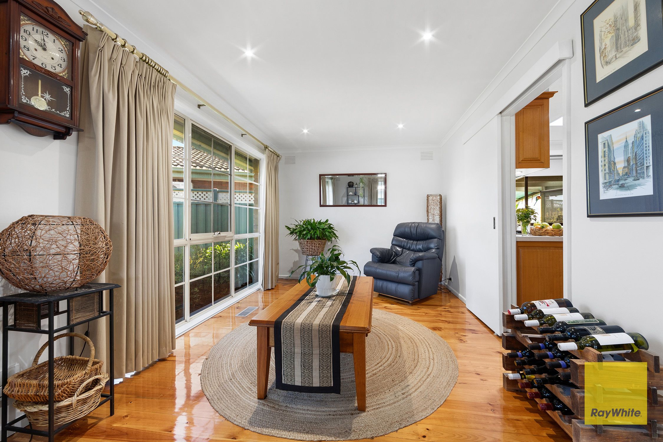 11 Woolstone Close — photo 3 of 20