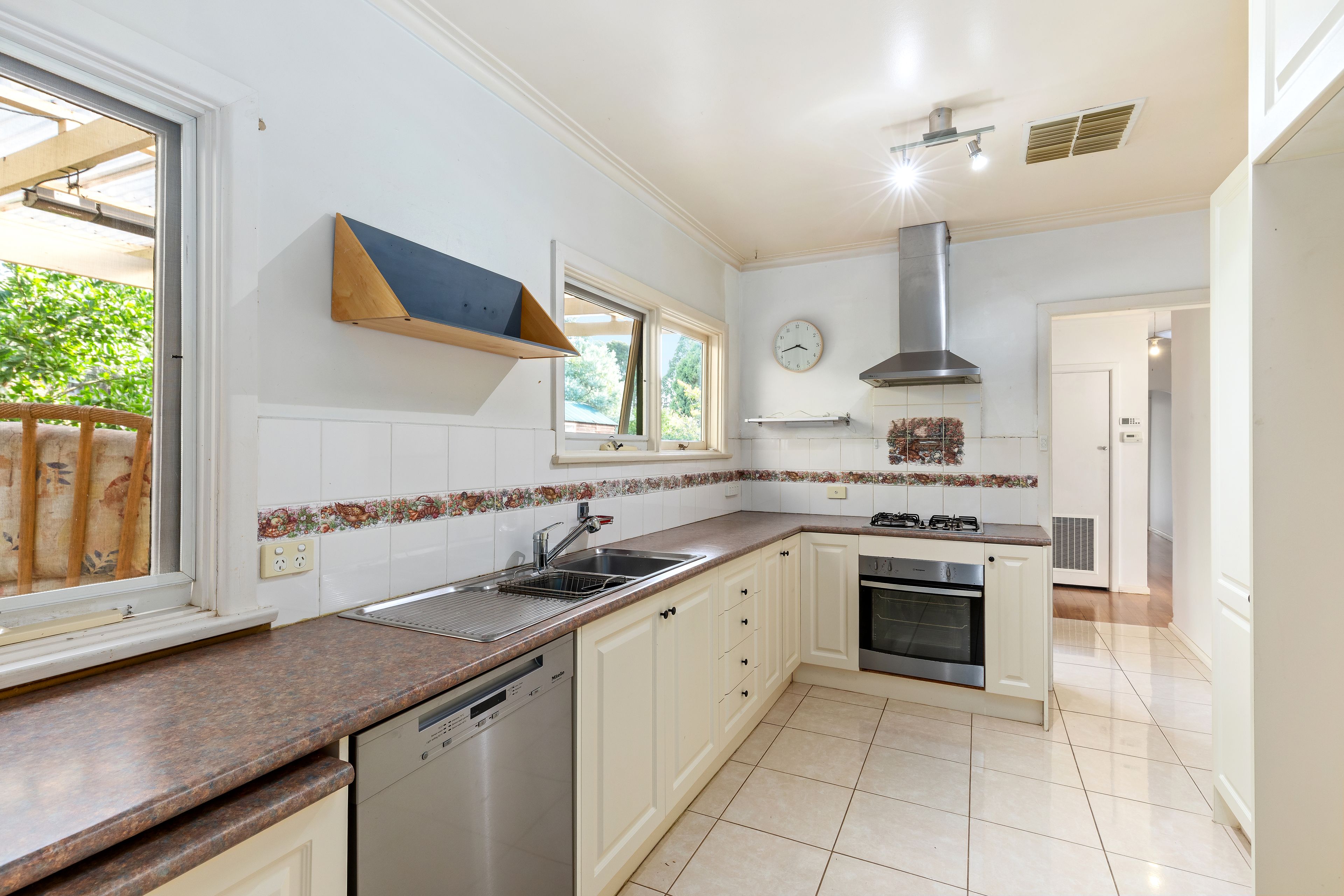 128 Brougham Street — photo 3 of 10