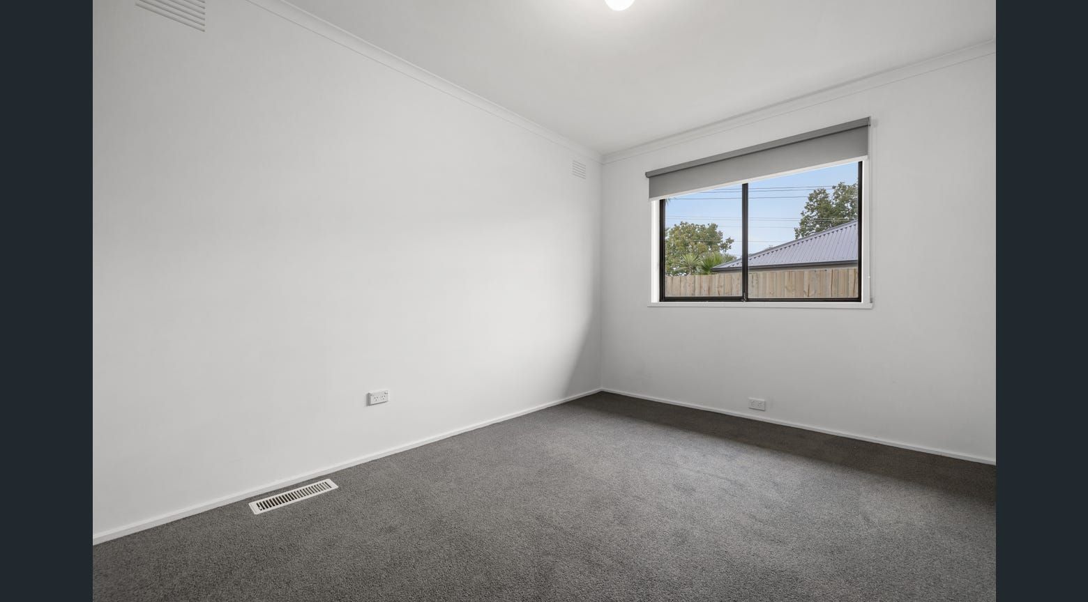 1/4 Louisa Street — photo 14 of 17