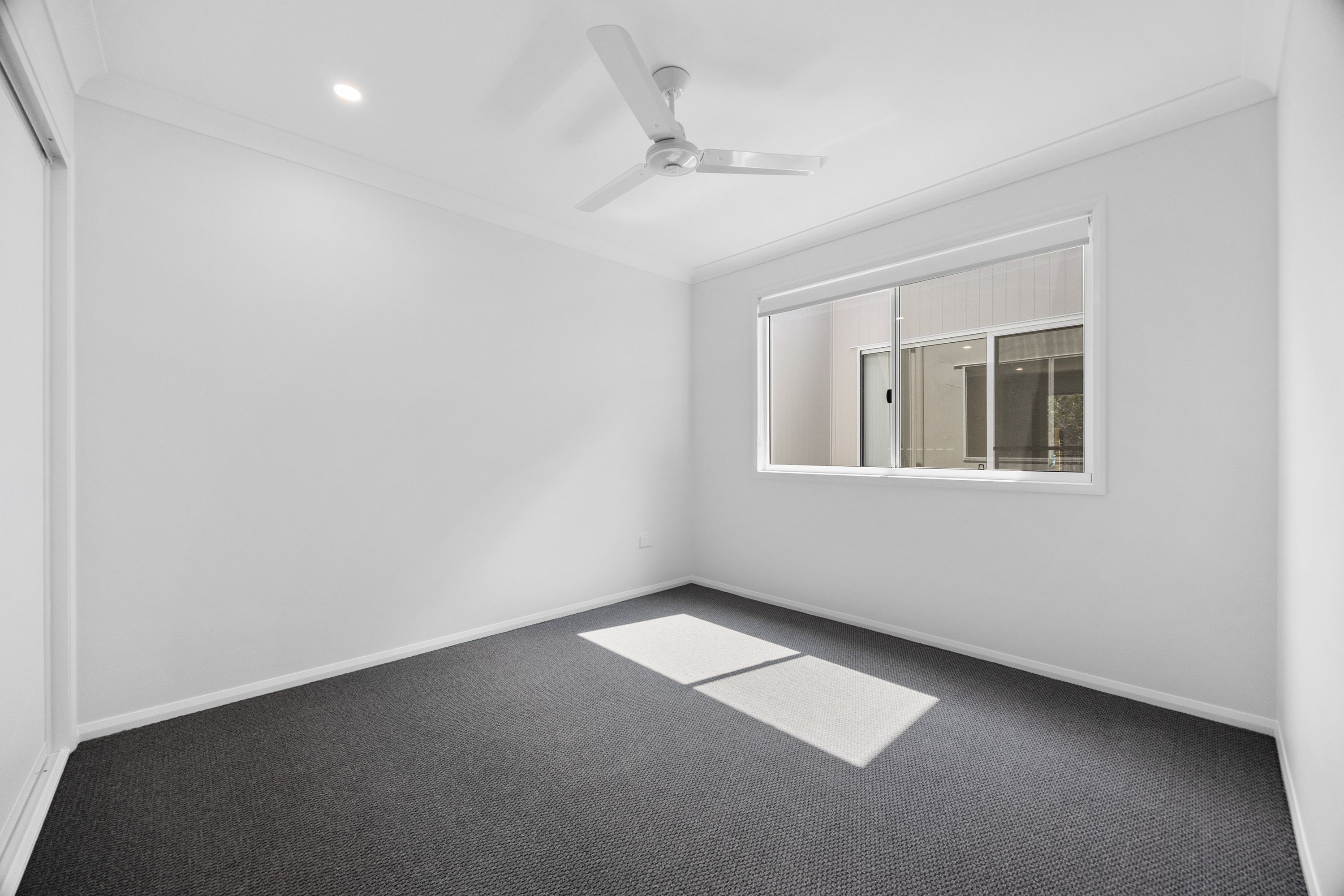 37 Aurora Road — photo 7 of 11
