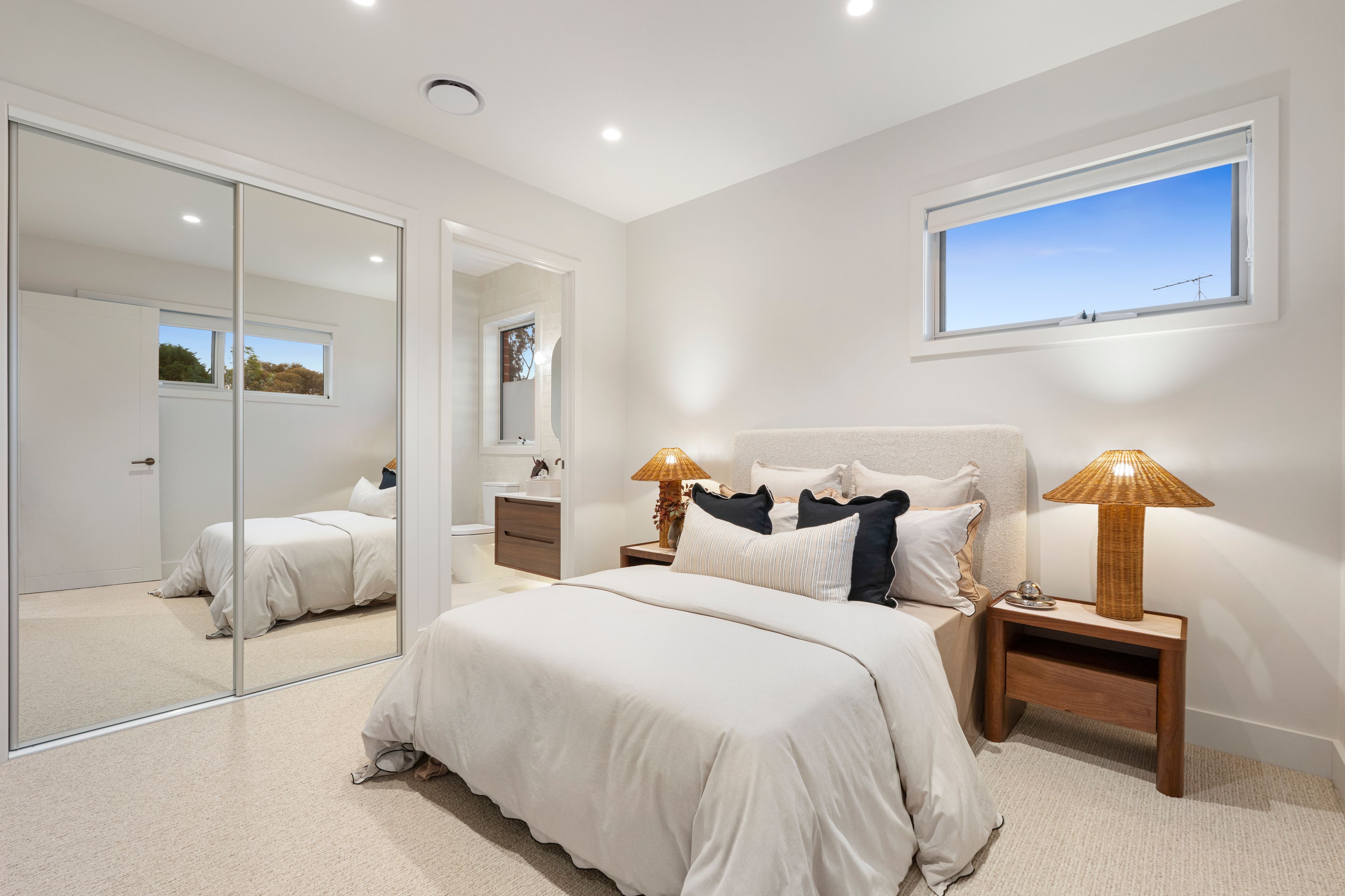 1/5 Lambert Street — photo 12 of 15