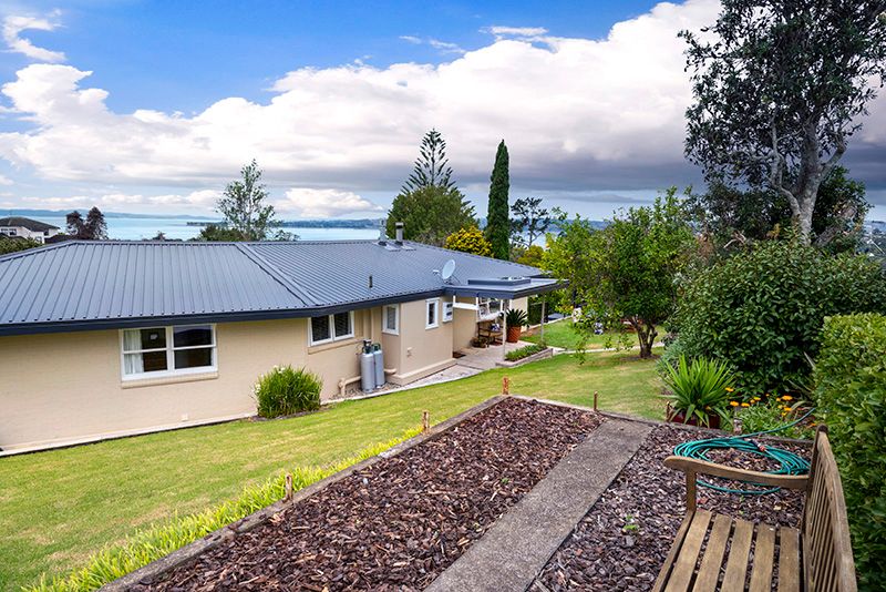 5 Beach Road, Mellons Bay, Manukau City