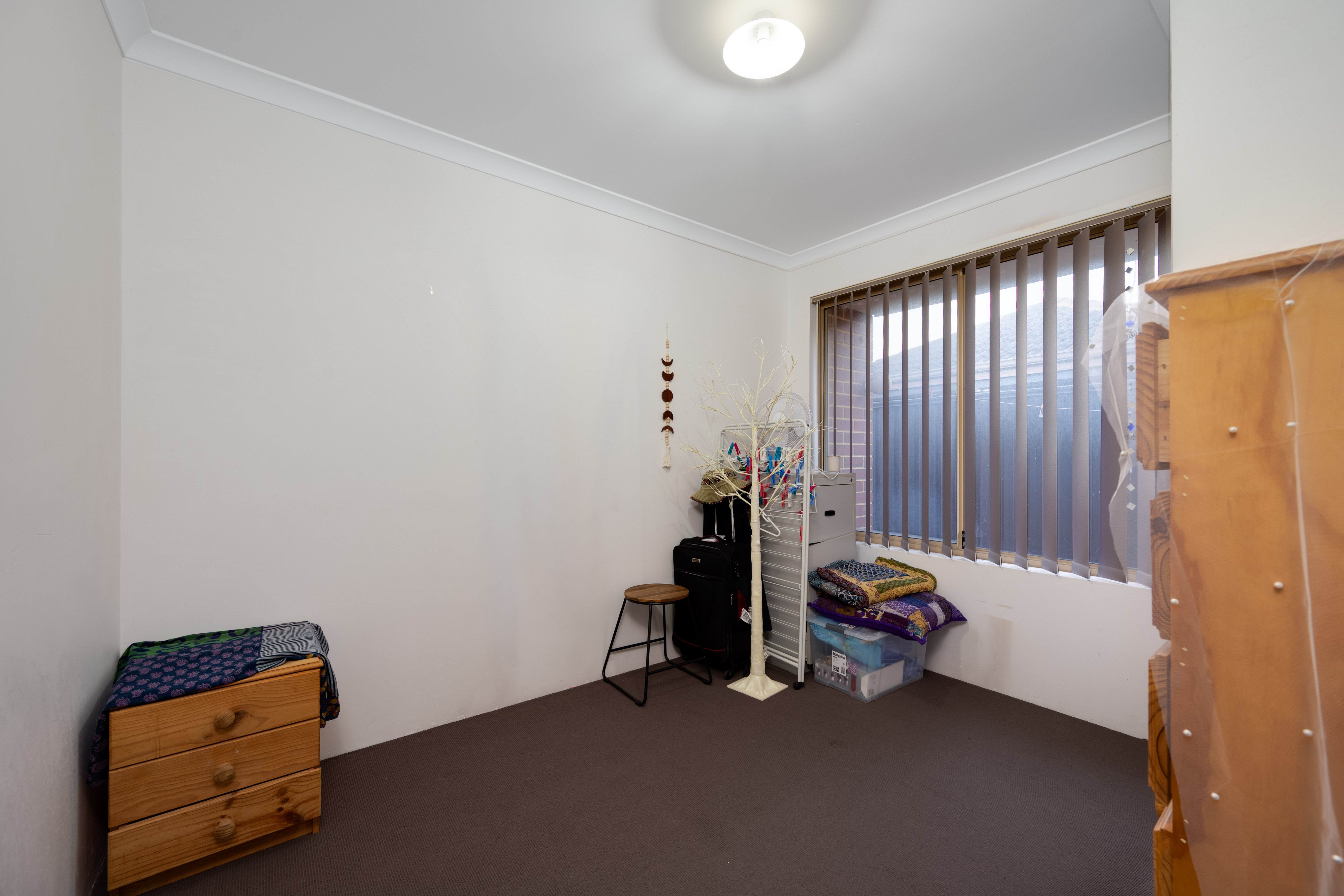 6 Holwell Gardens — photo 12 of 20