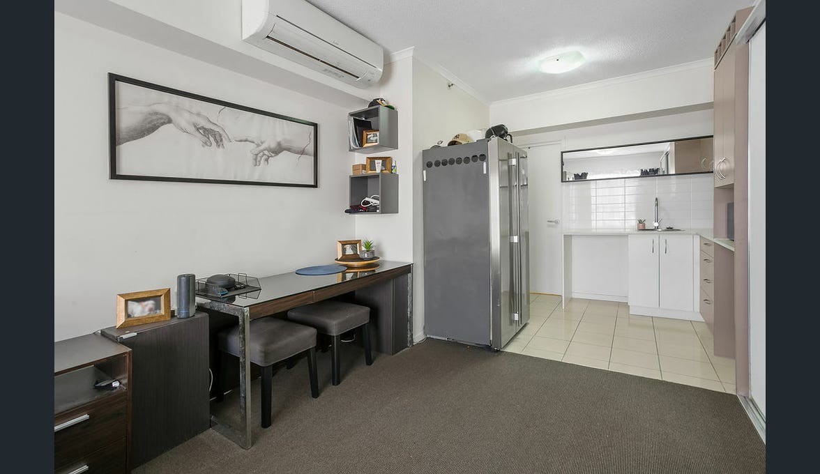 508B/11 Ellenborough, Woodend, QLD 4305