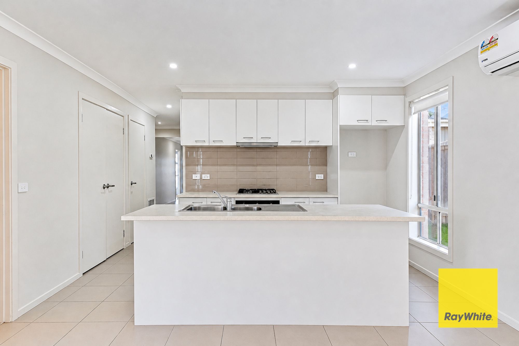 9 Ballantine Street — photo 10 of 16