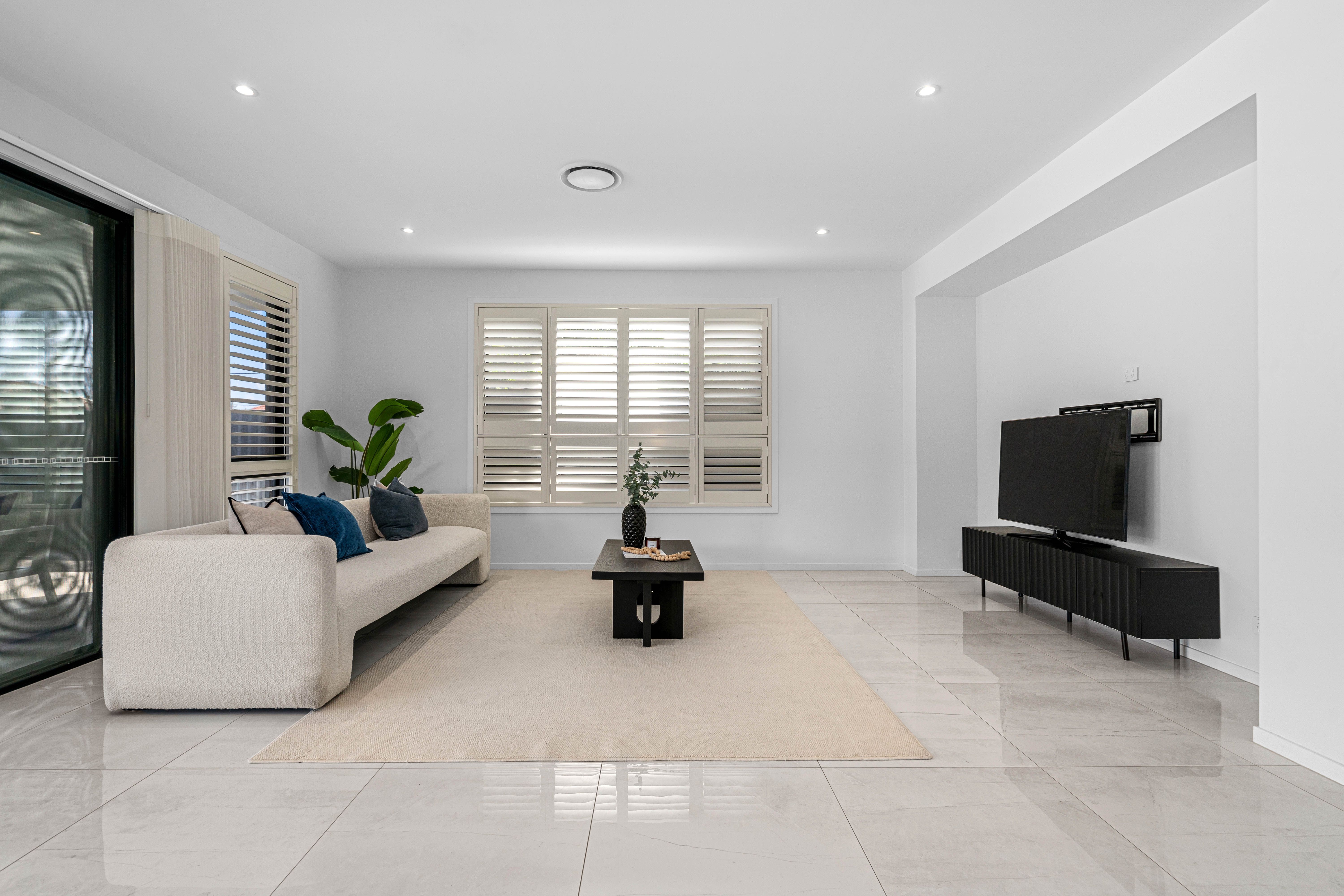 25 Chuter Avenue — photo 5 of 15