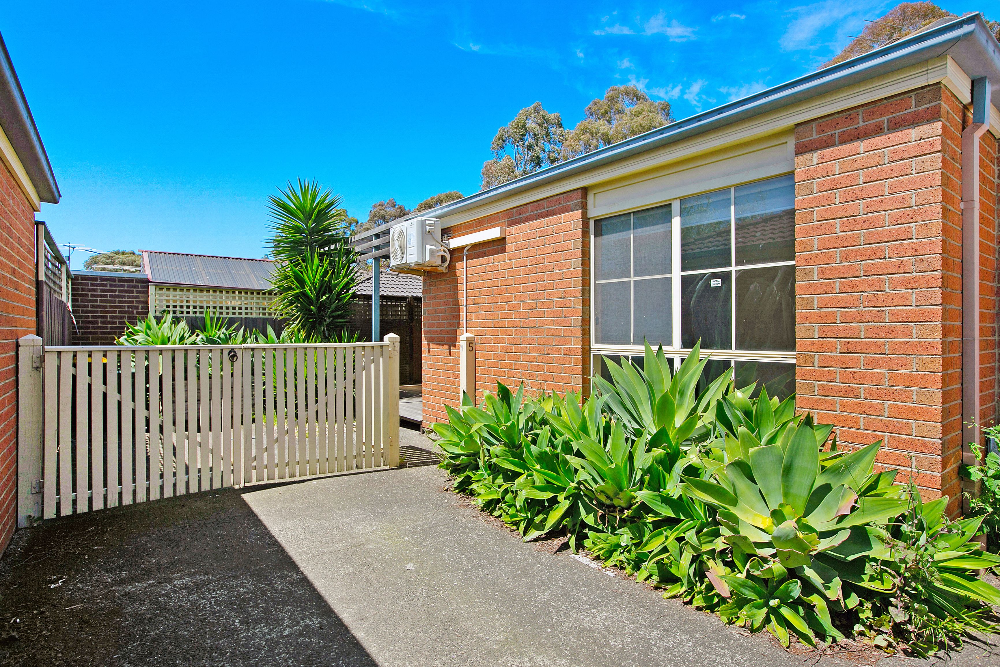 9-11 Newton Street, Thomastown VIC 3074