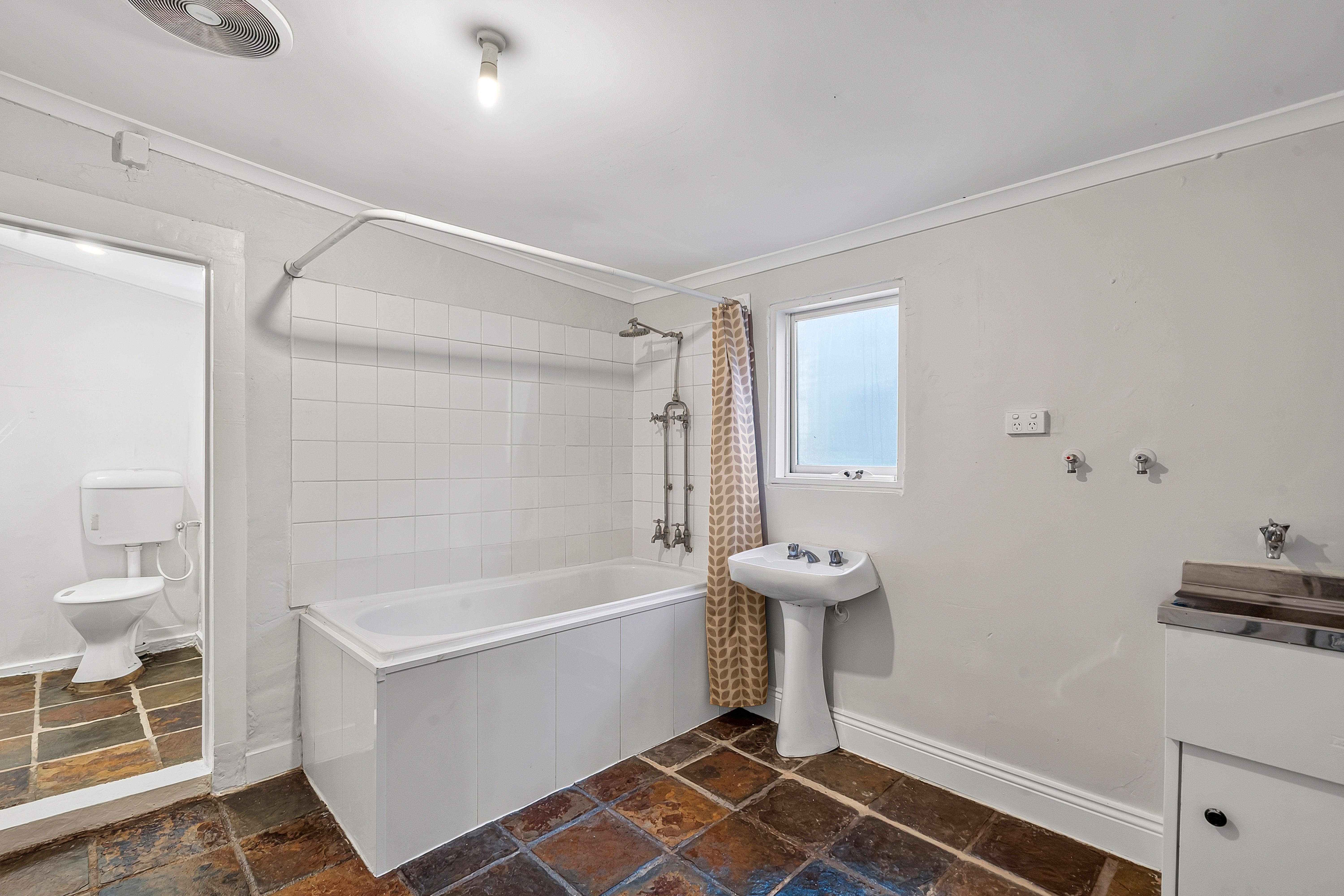 12 Anderson Street — photo 7 of 9