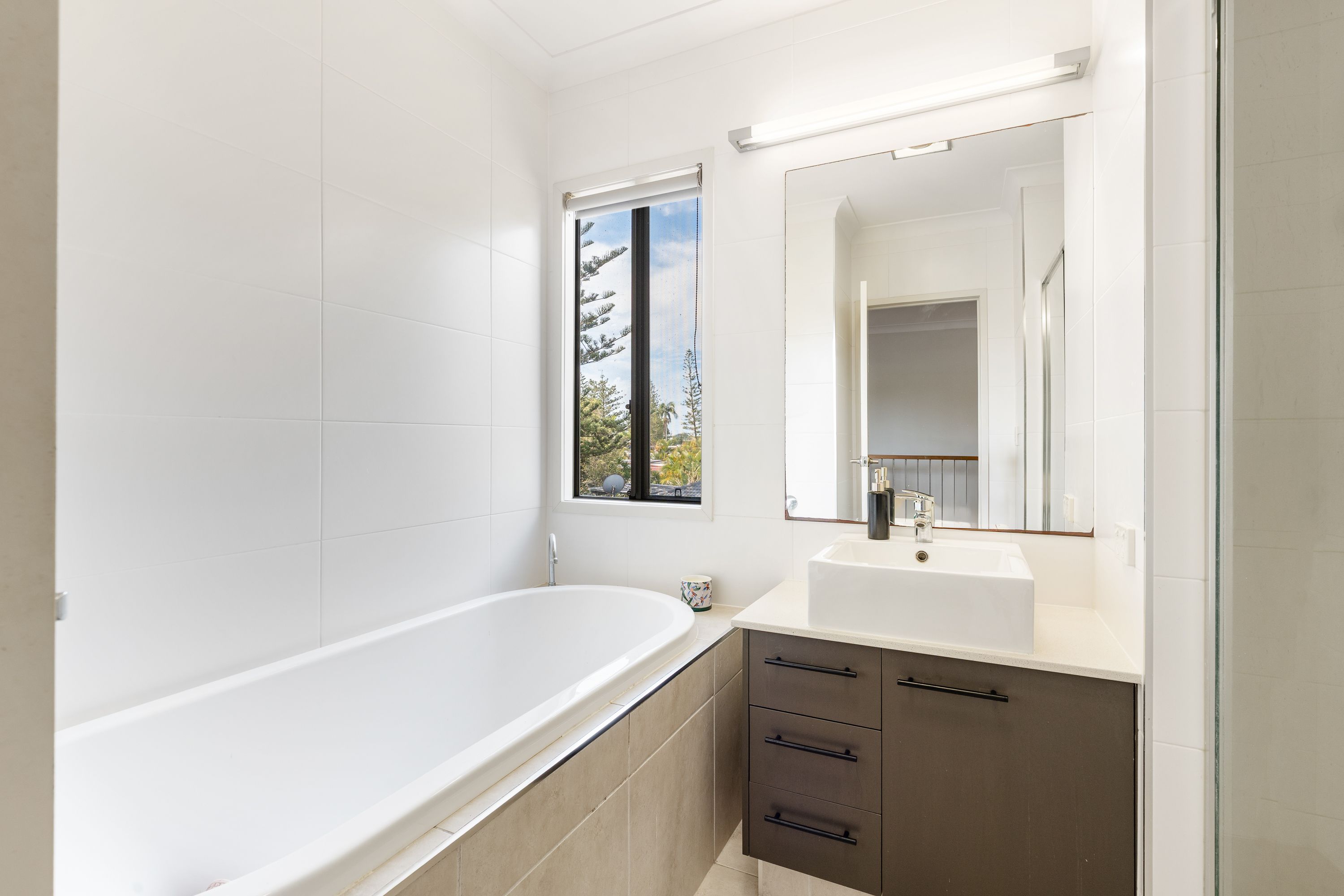 2/37 Tallebudgera Drive — photo 17 of 28
