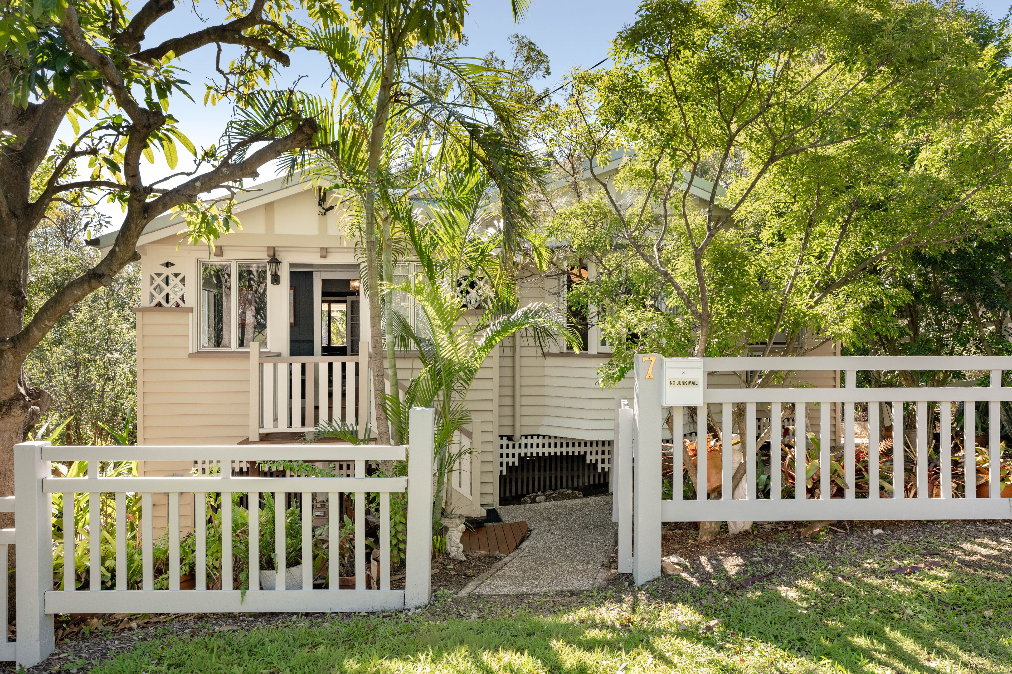 7 Hawthorne Street — photo from Ray White Toowong | Chapel Hill