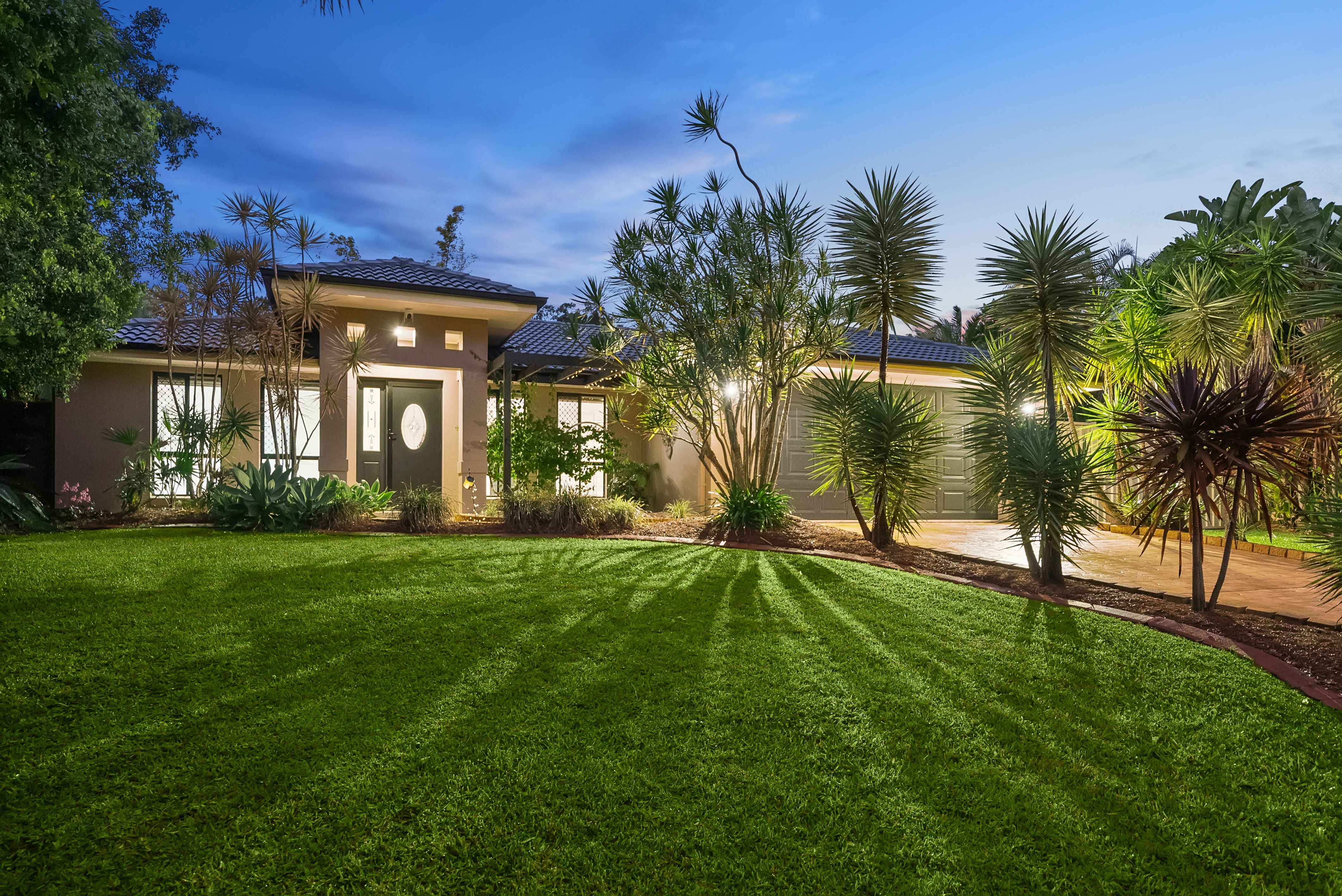 7 Tee Trees Boulevard, Arundel, QLD 4214