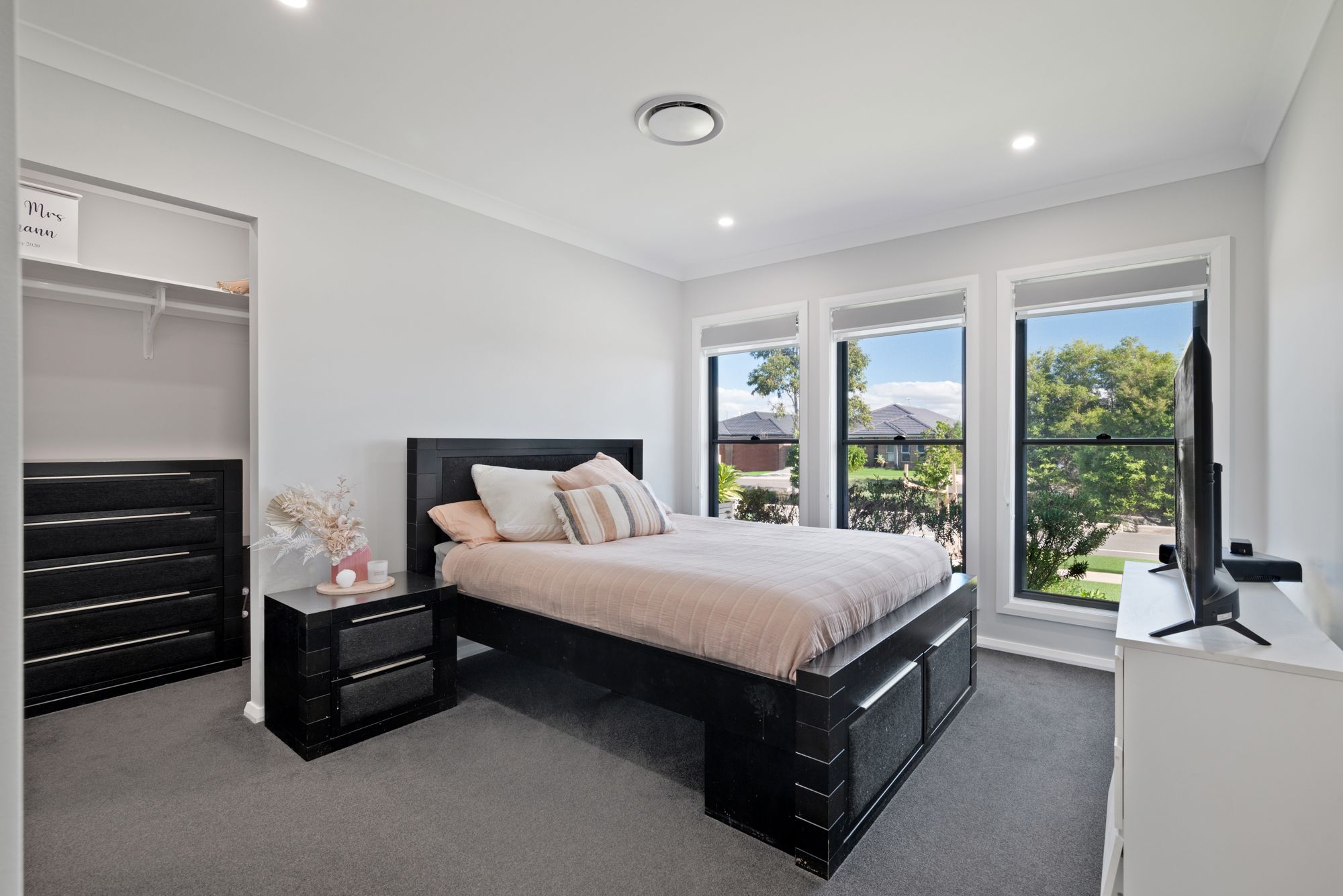 81 Nicholson Parade, Spring Farm, NSW 2570