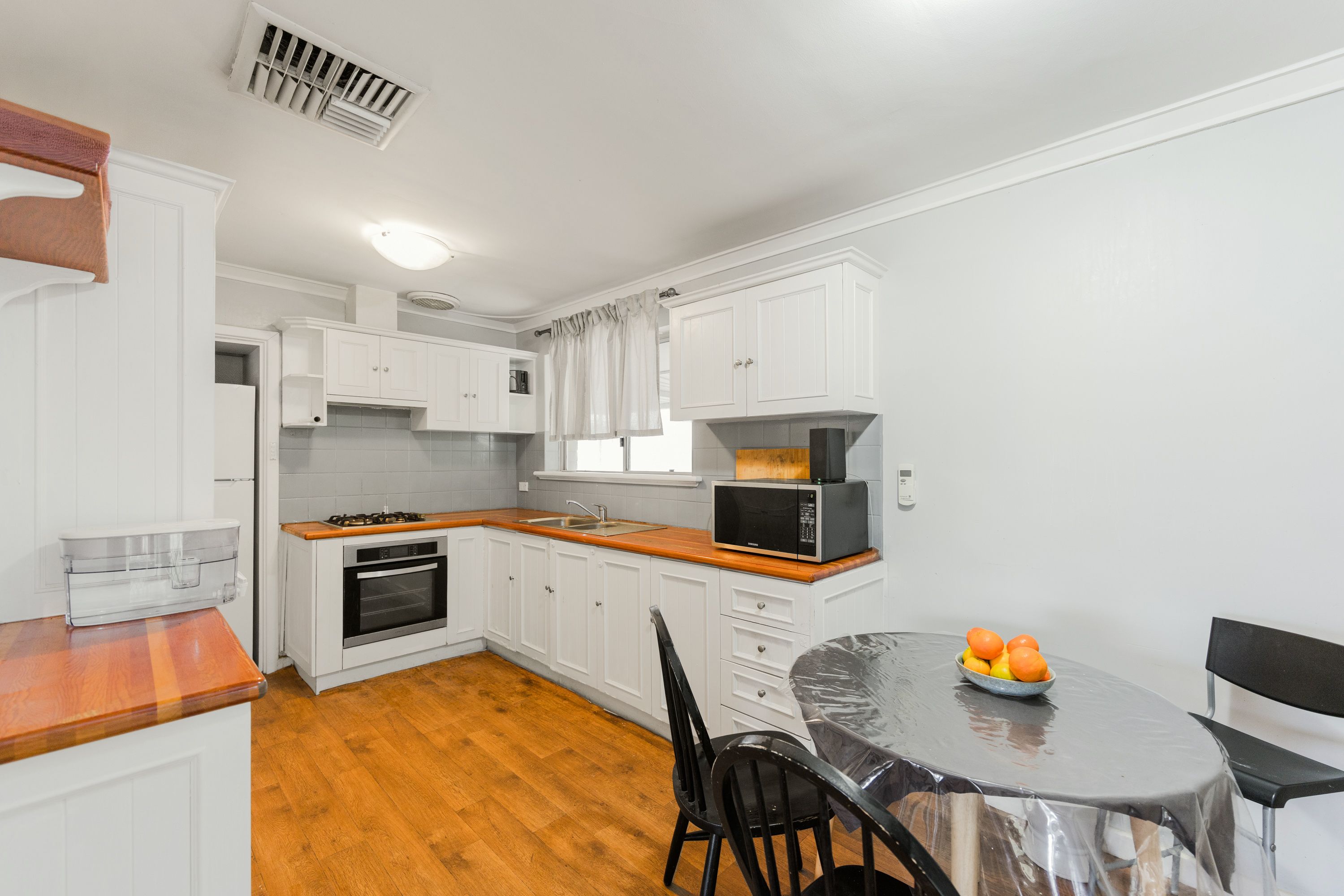 15 Shelley Street — photo 4 of 25