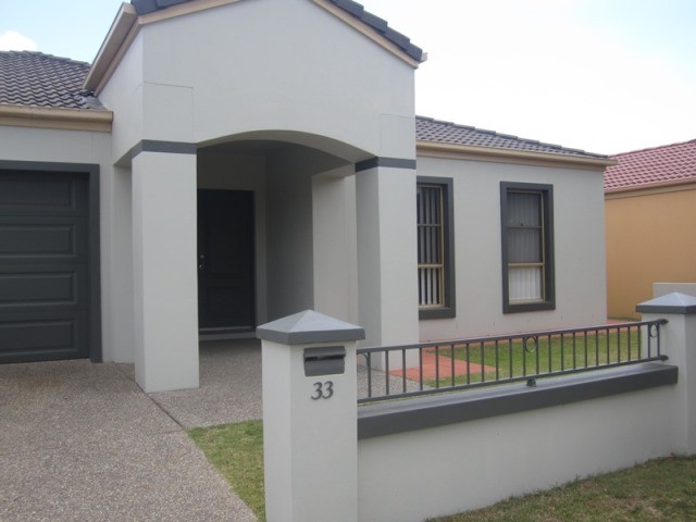 33 Gardendale Crescent, Burleigh Waters, QLD 4220