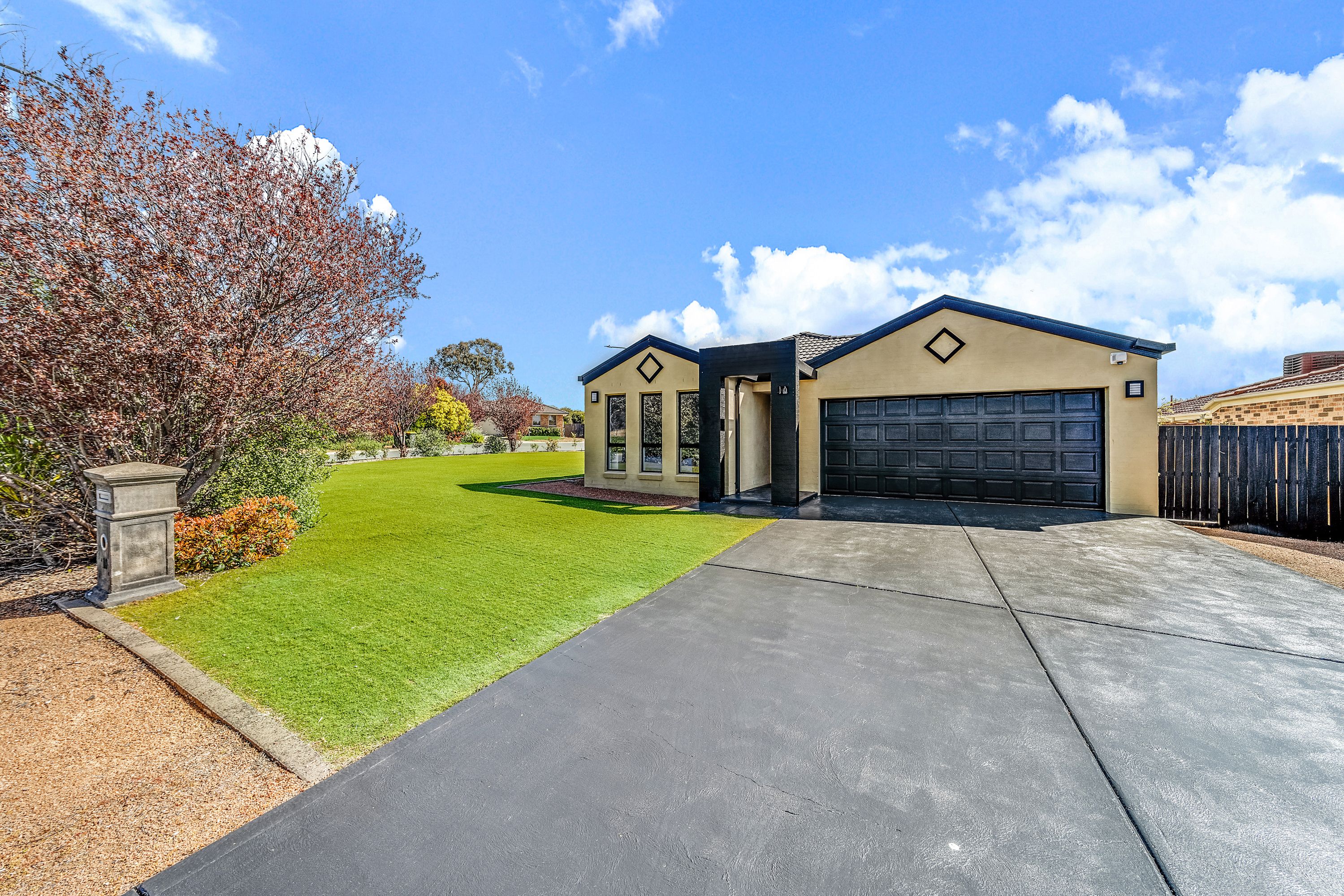 10 Splayd Close, Dunlop, ACT 2615 Sold House Ray White Canberra