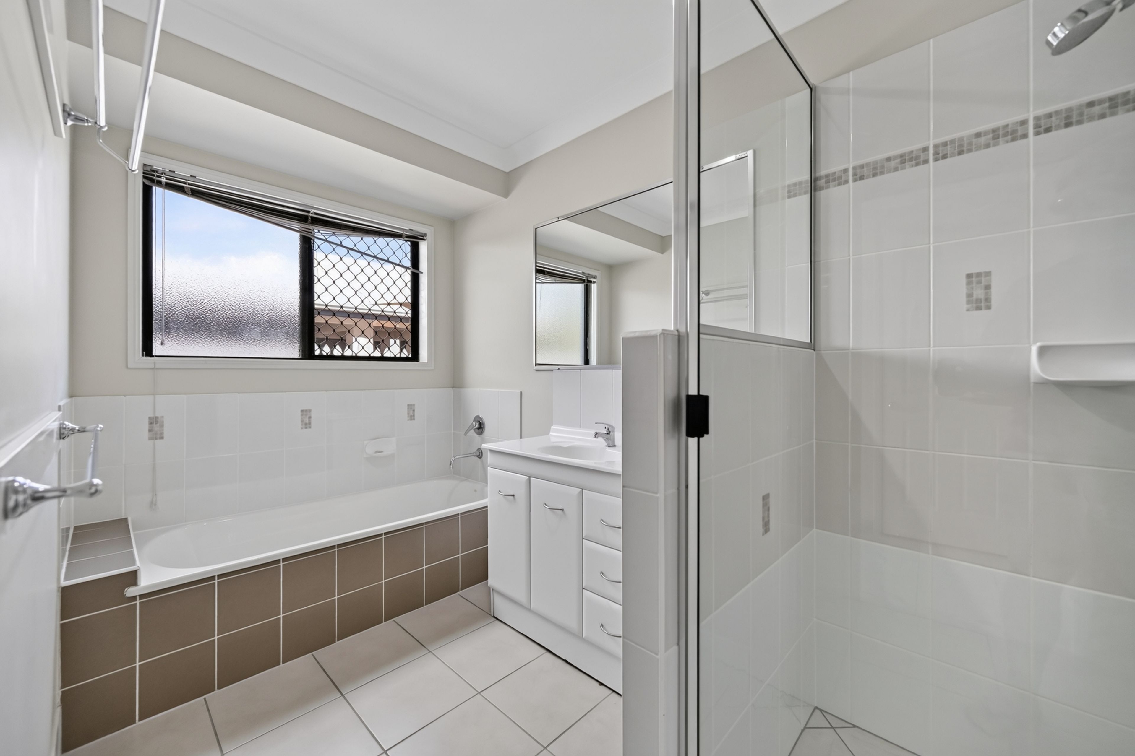 24 Greentree Circuit — photo 9 of 18