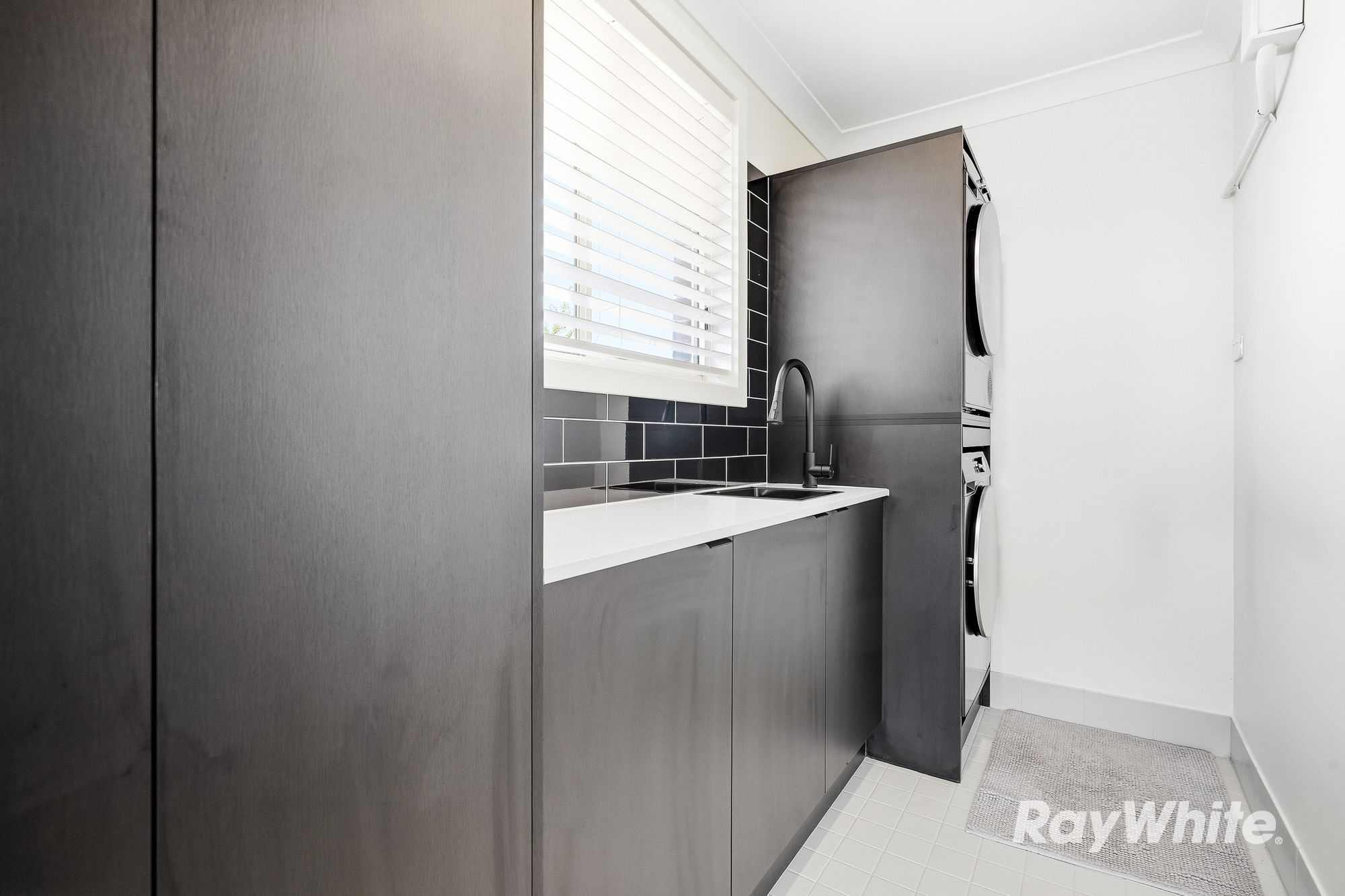 16 Fantail Crescent — photo 5 of 30