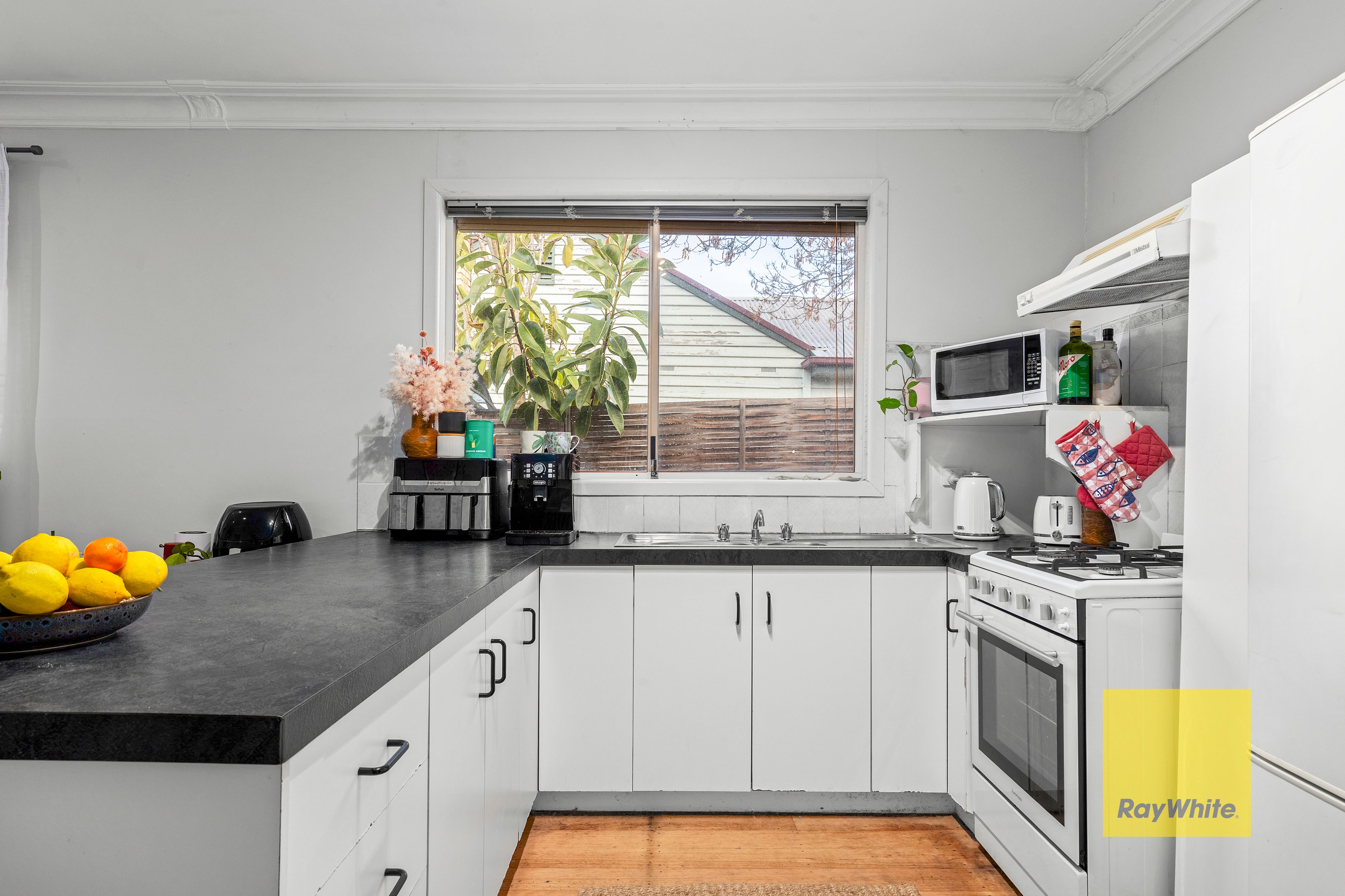 8 Mernda Parade, Belmont, VIC 3216