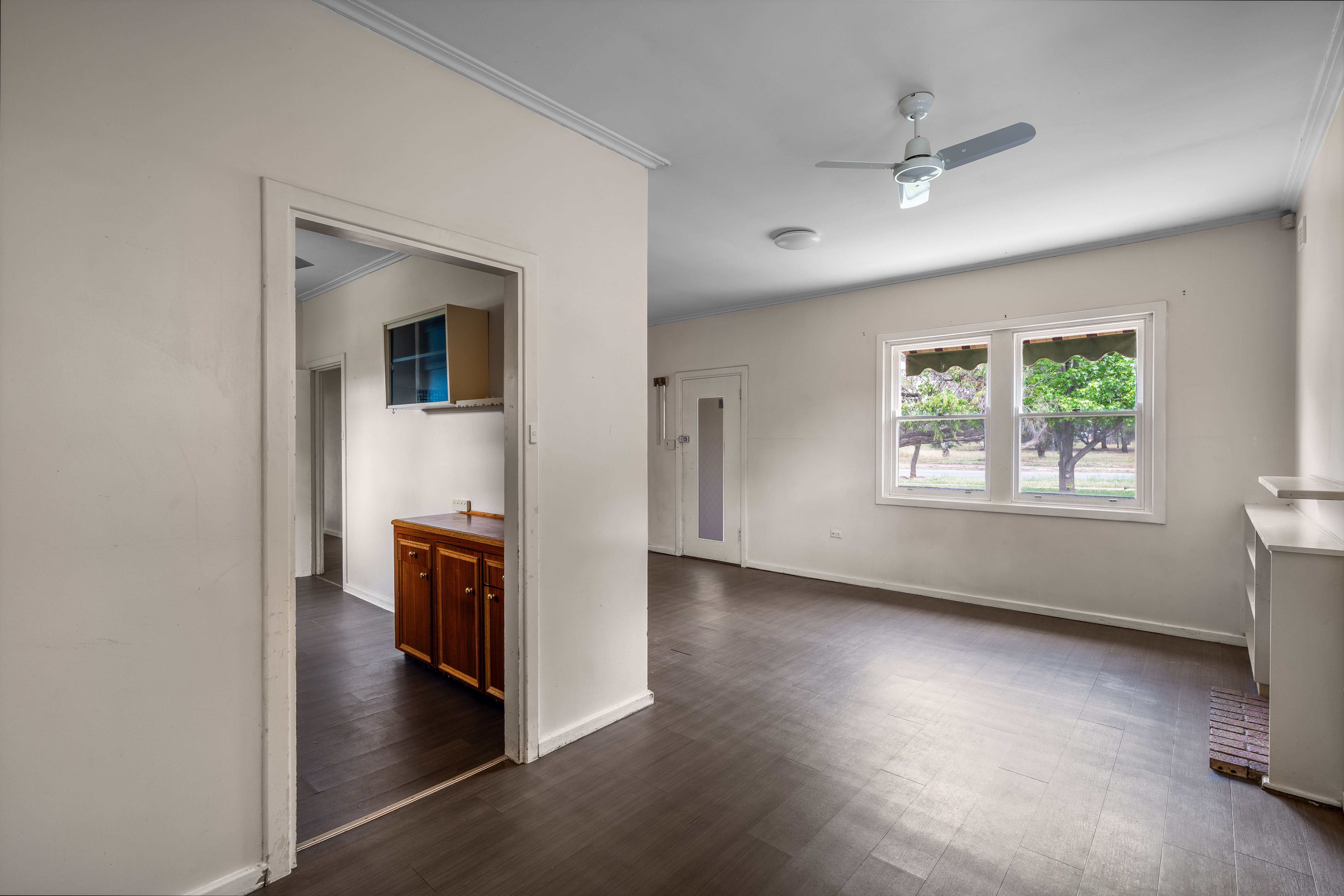 219 Hogarth Road — photo 6 of 16