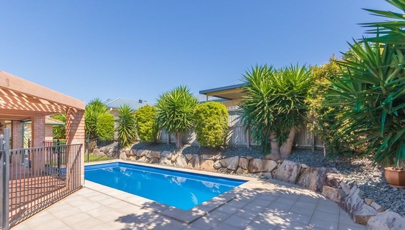 25 Cooksland Crescent, North Lakes, QLD 4509