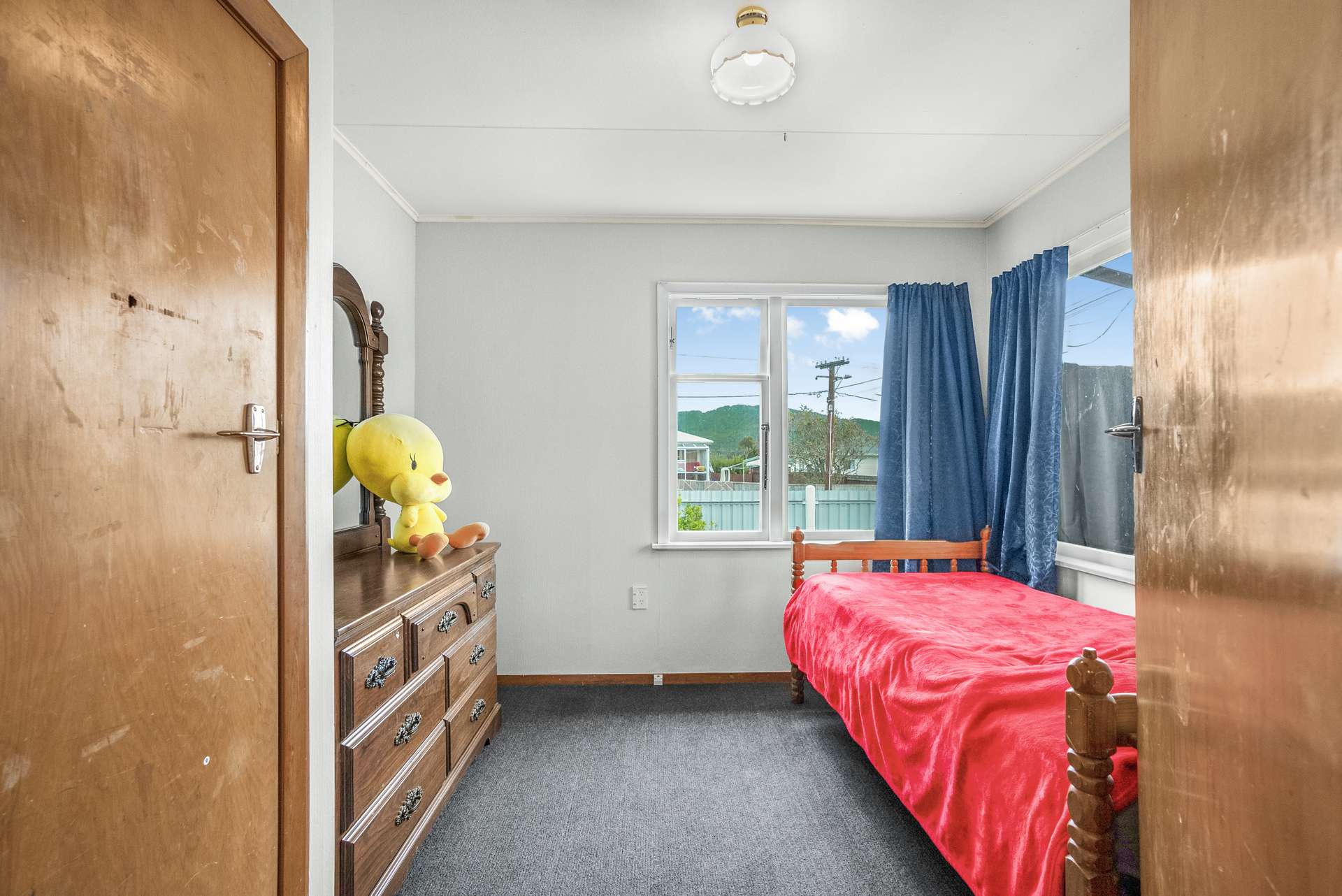 64 Russell Road photo 9