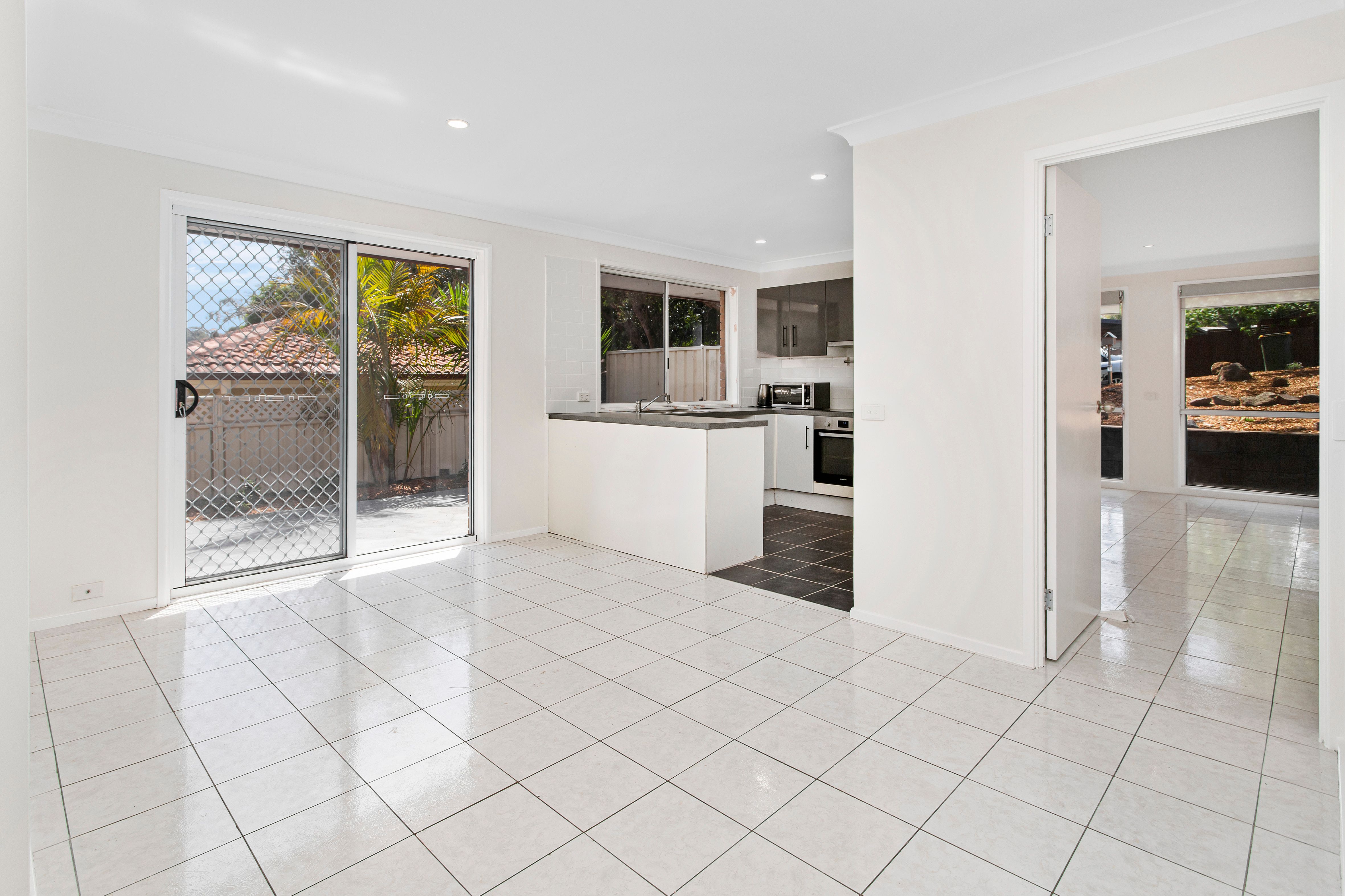 89 Hillview Circuit — photo 4 of 10