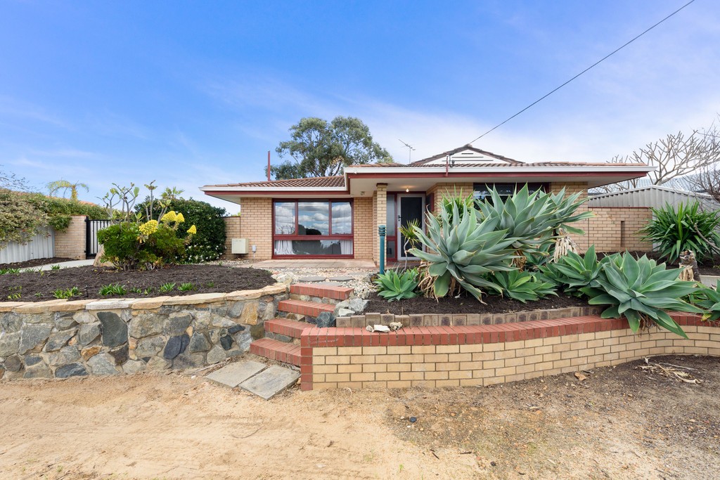 17 Windsor Place, Kallaroo, WA 6025
