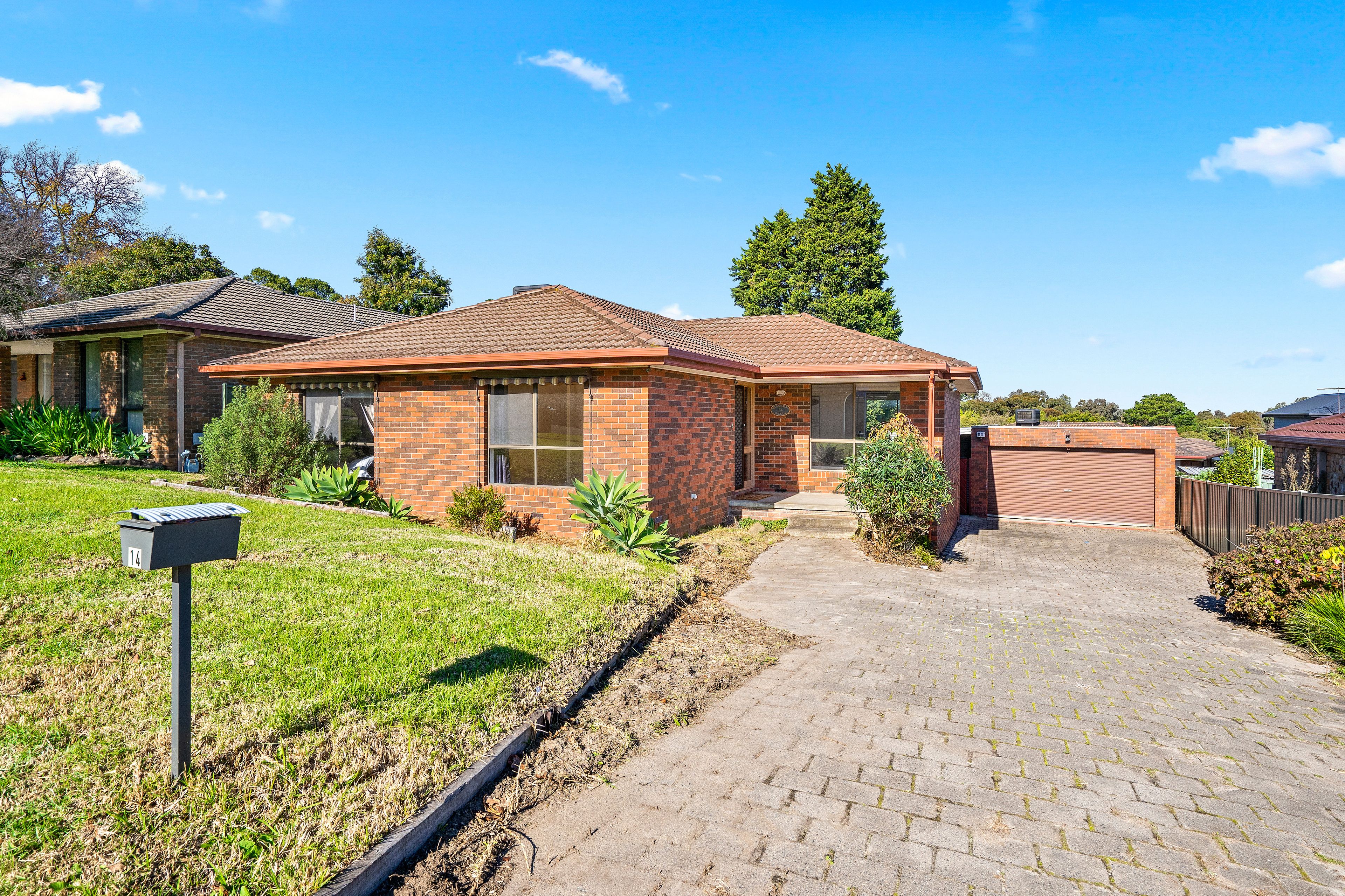 14 Blackman Avenue, Mill Park VIC 3082