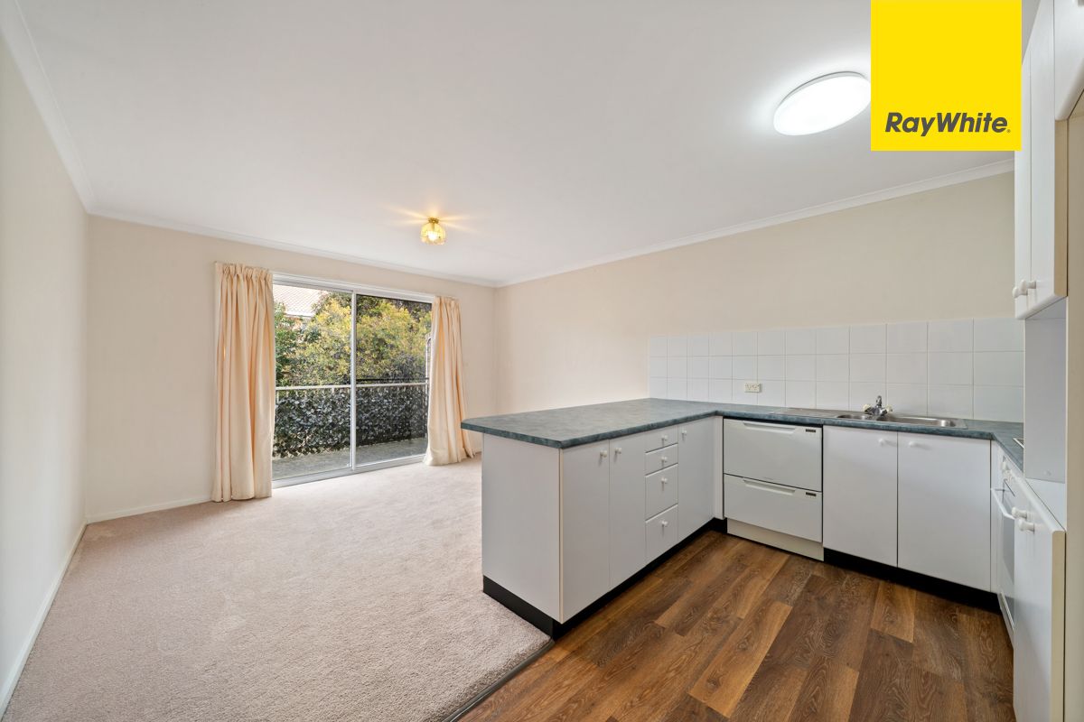74/15 John Cleland Crescent — photo 6 of 18