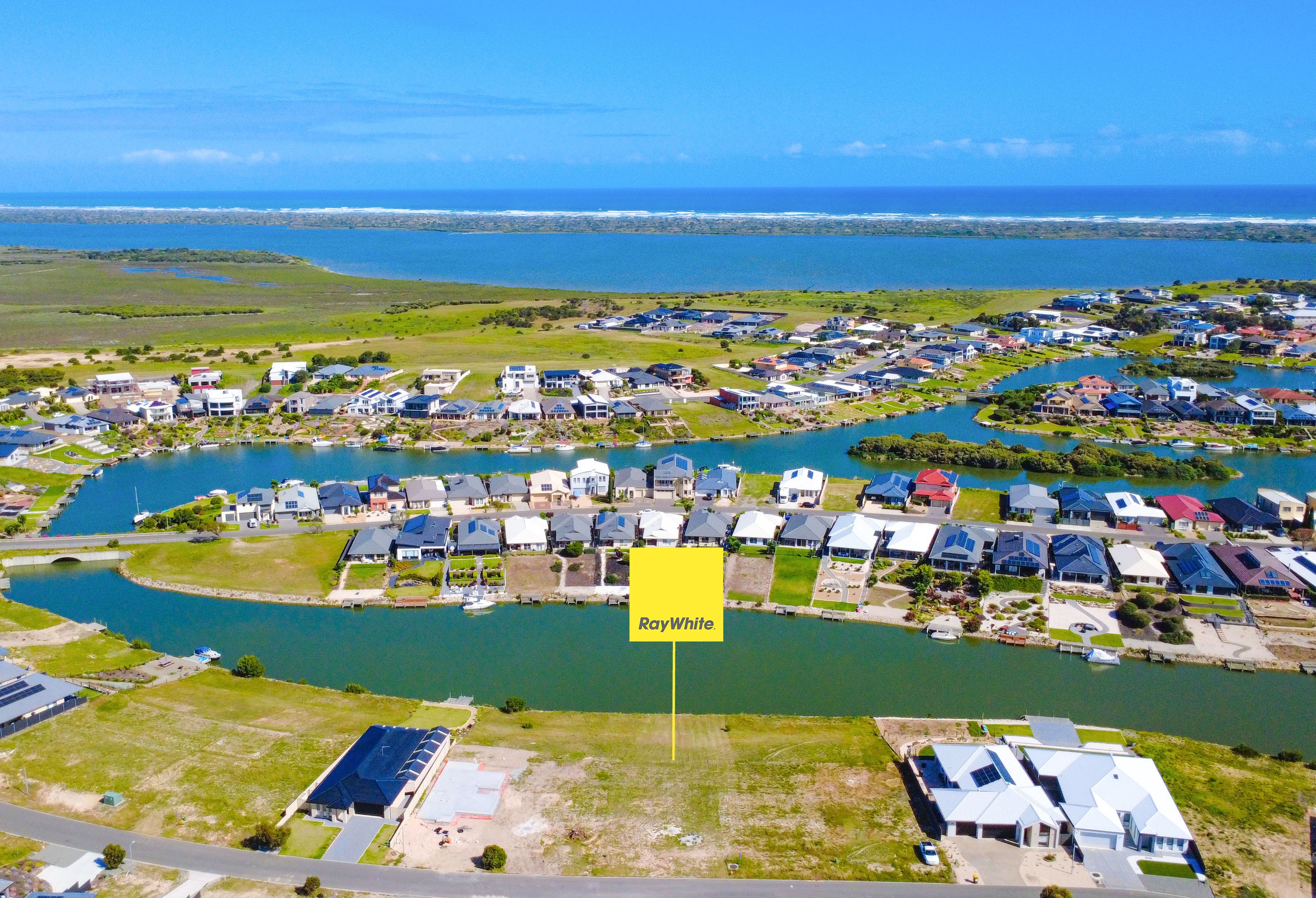 18 Tyro Parade, Hindmarsh Island, SA 5214