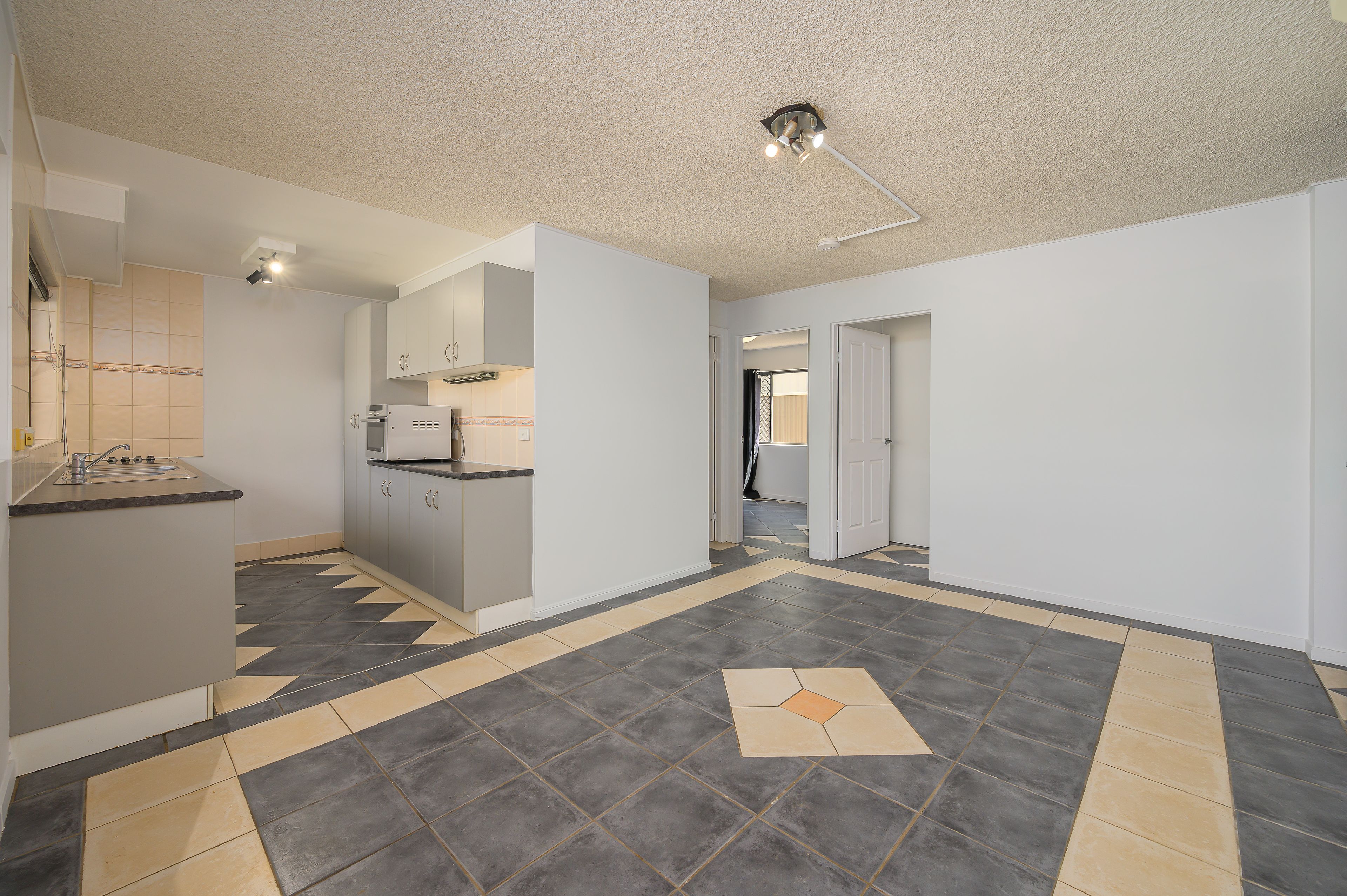 5/251 Auckland Street, South Gladstone, QLD 4680