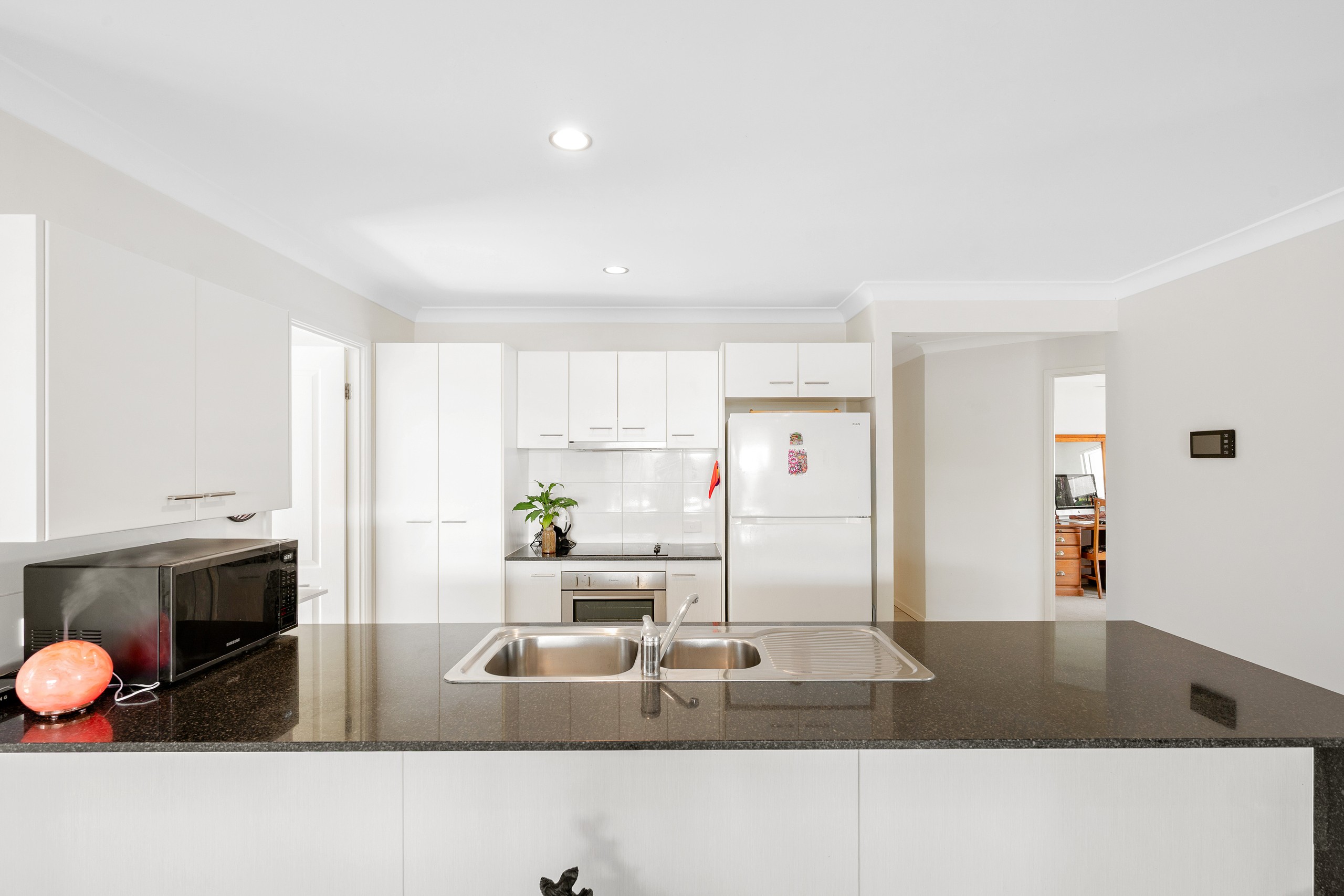 27 Dartmouth Close, Clinton, QLD 4680