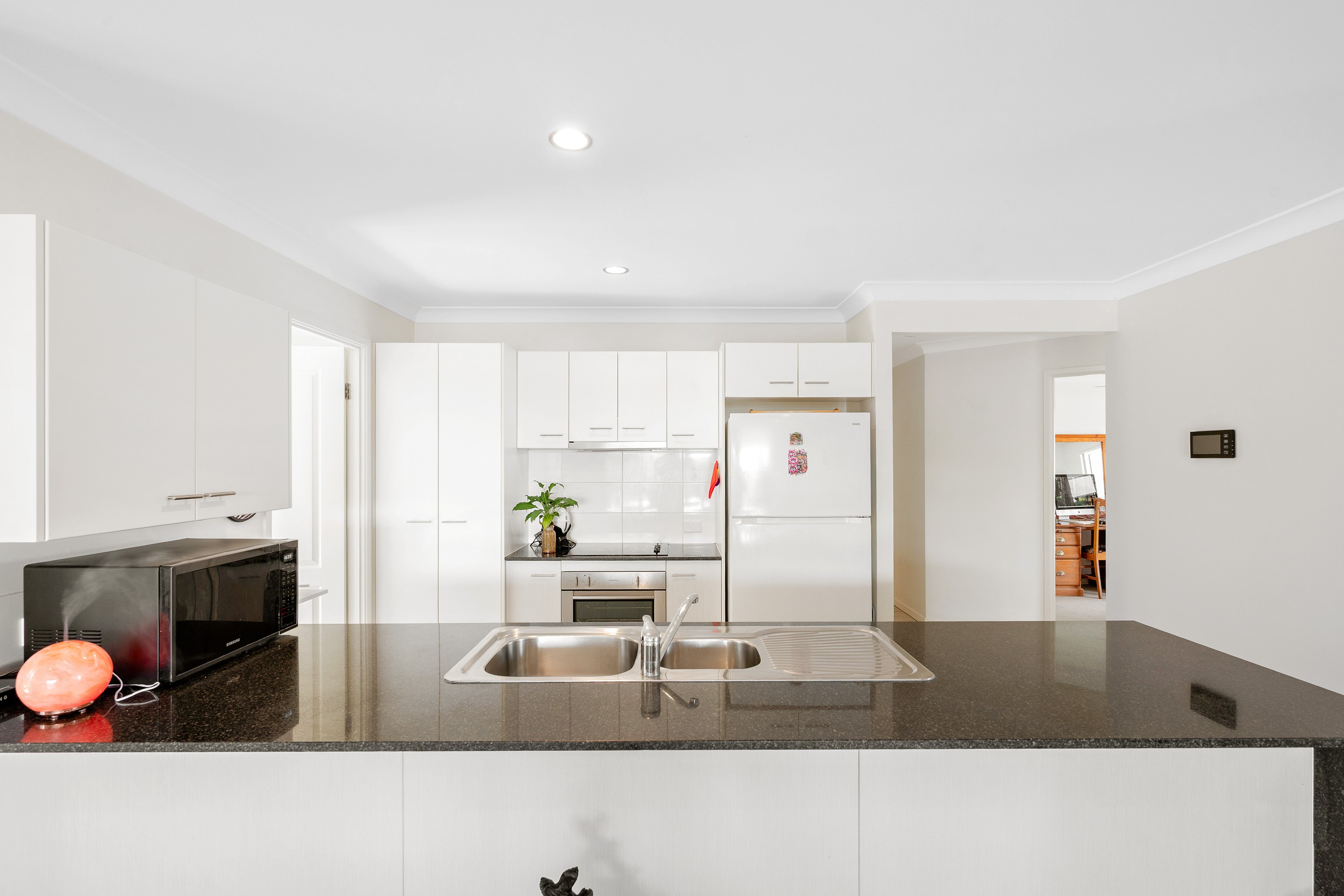 27 Dartmouth Close, Clinton, QLD 4680